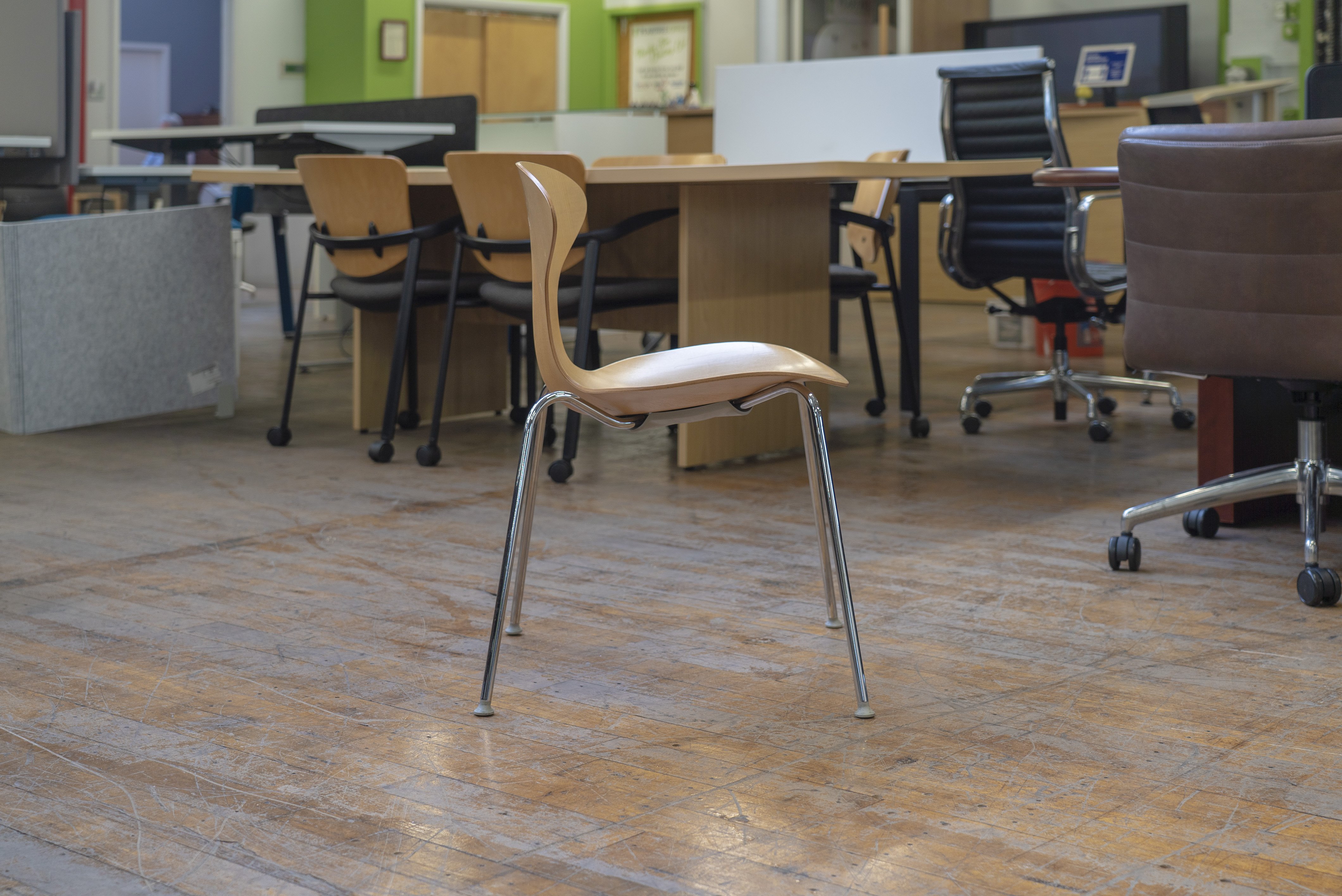 bernhardt-design-orbit-wood-stacking-guest-chairs