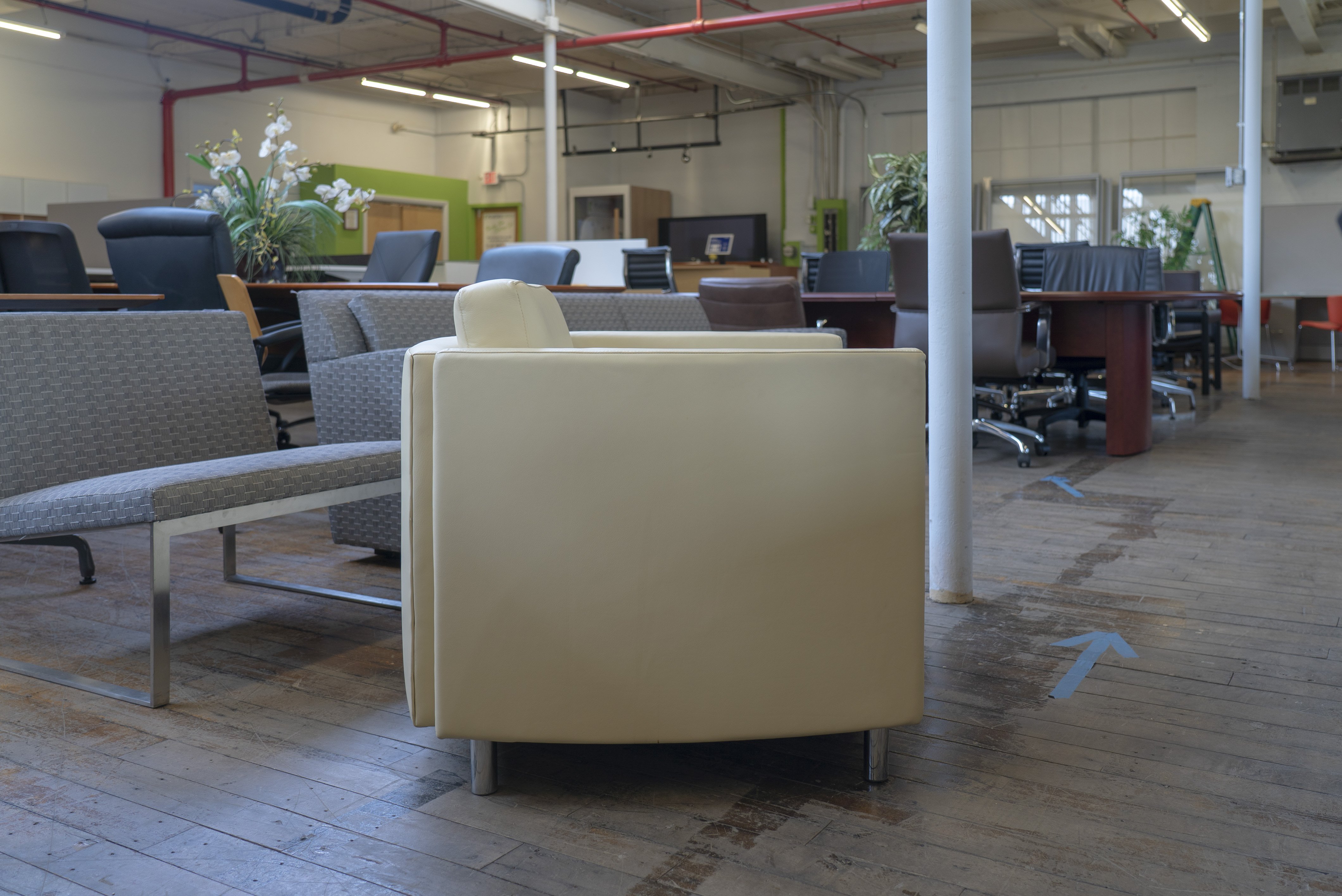 bernhardt-design-oxford-leather-lounge-chairs