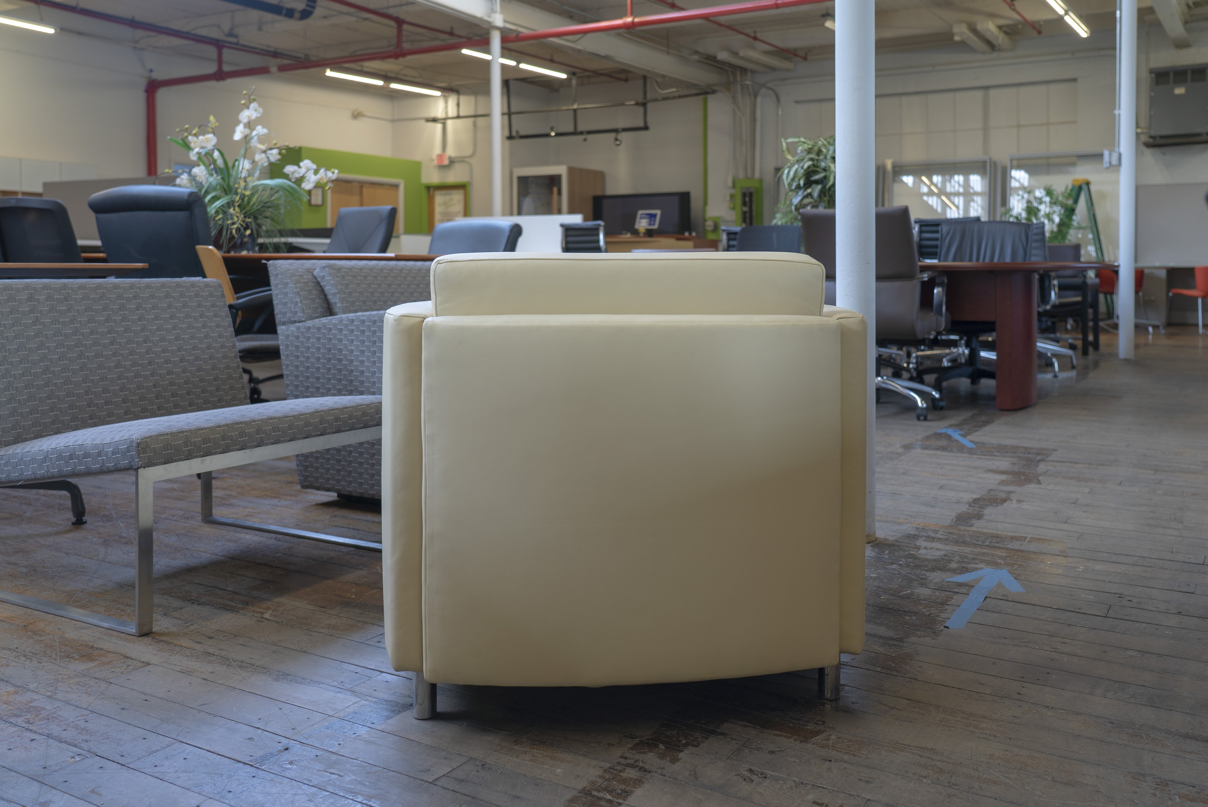 bernhardt-design-oxford-leather-lounge-chairs