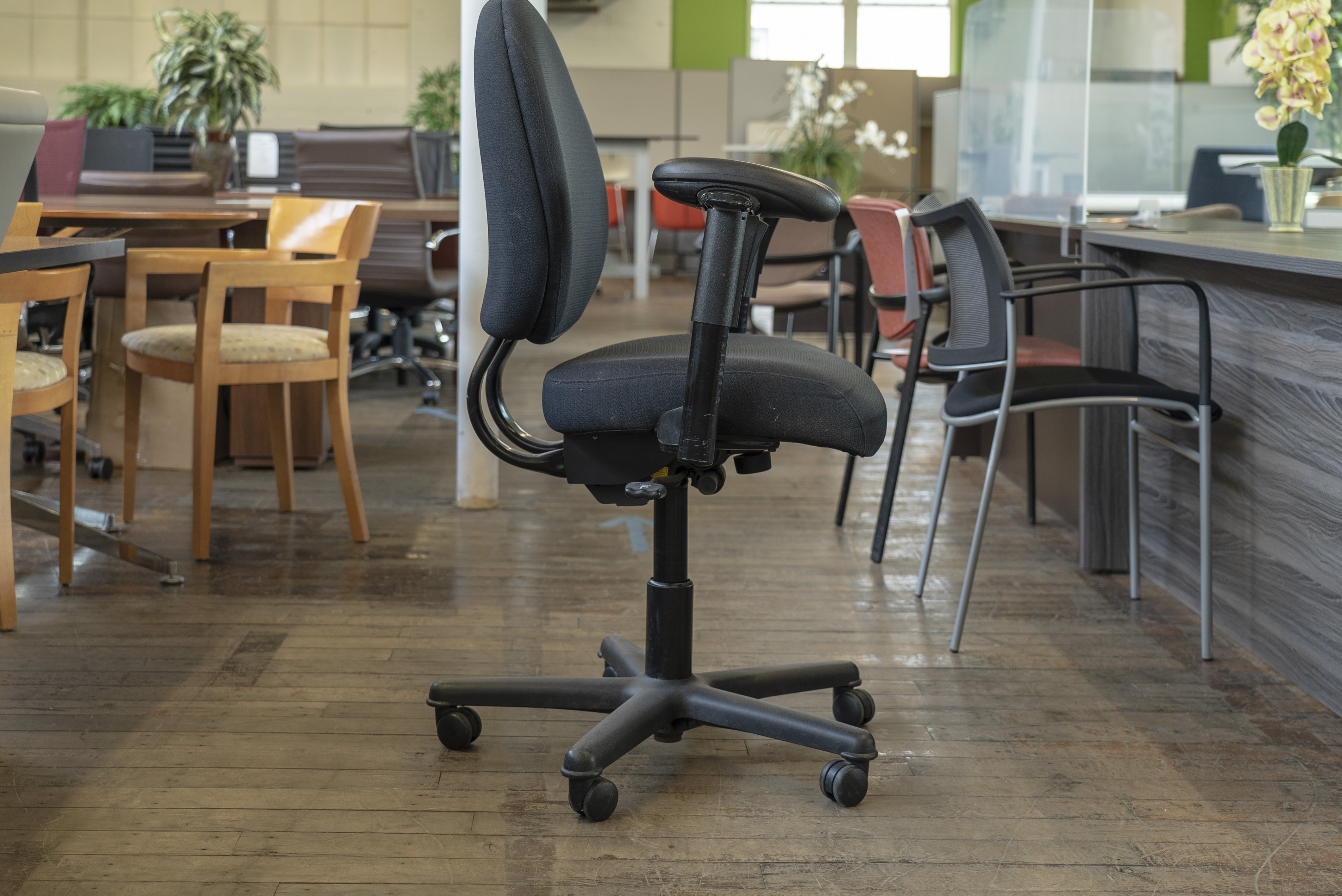 steelcase-criterion-plus-chairs