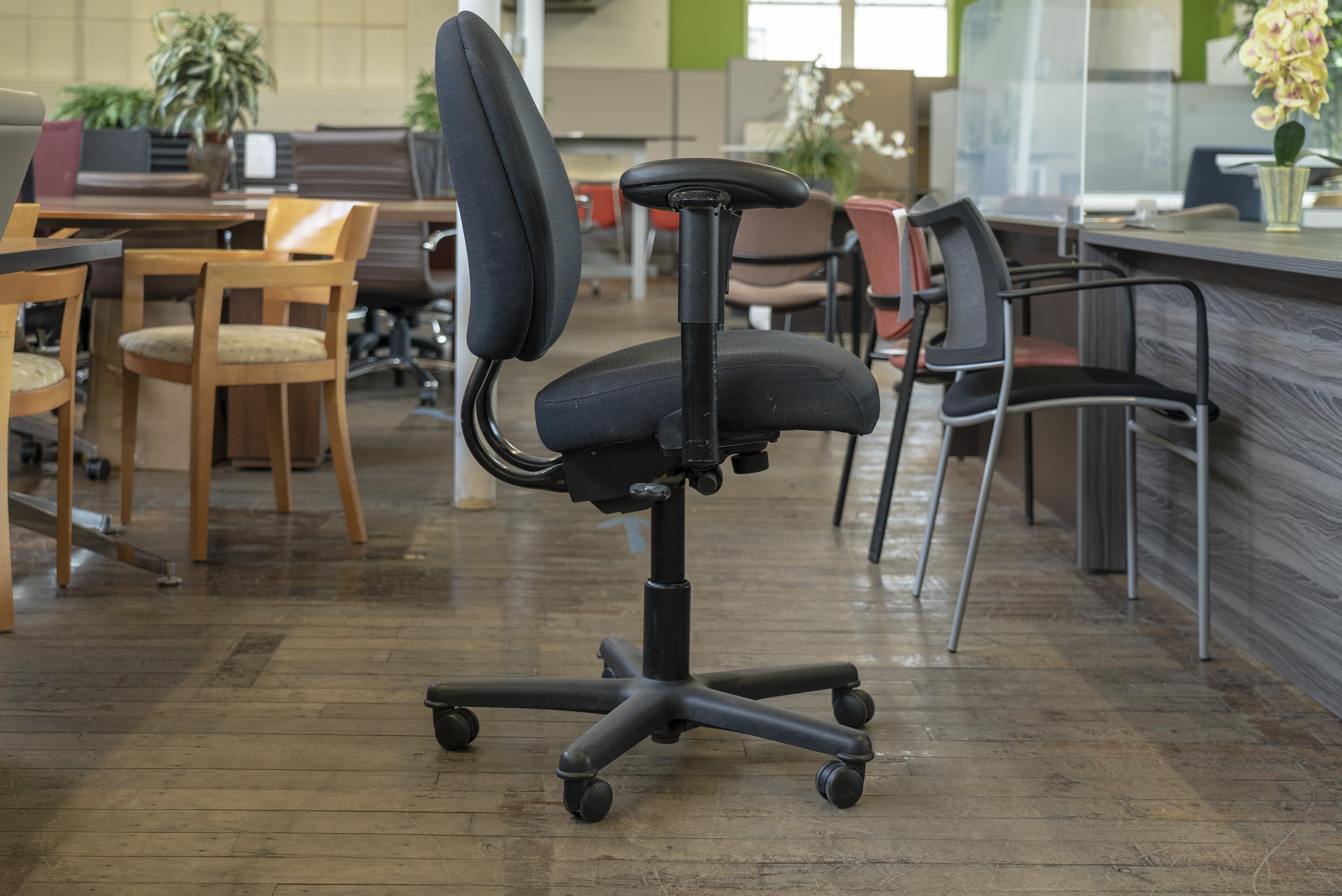 steelcase-criterion-plus-chairs