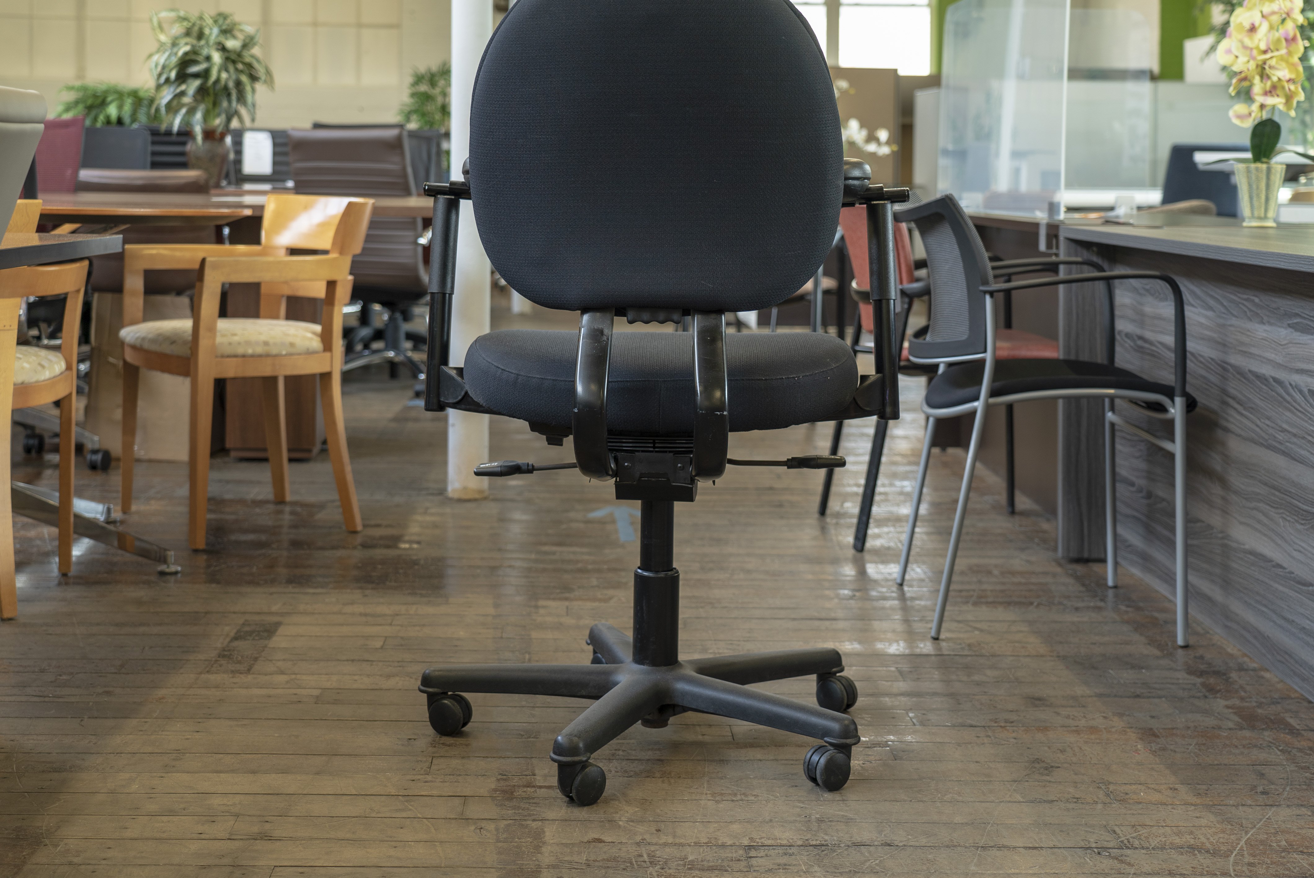 steelcase-criterion-plus-chairs