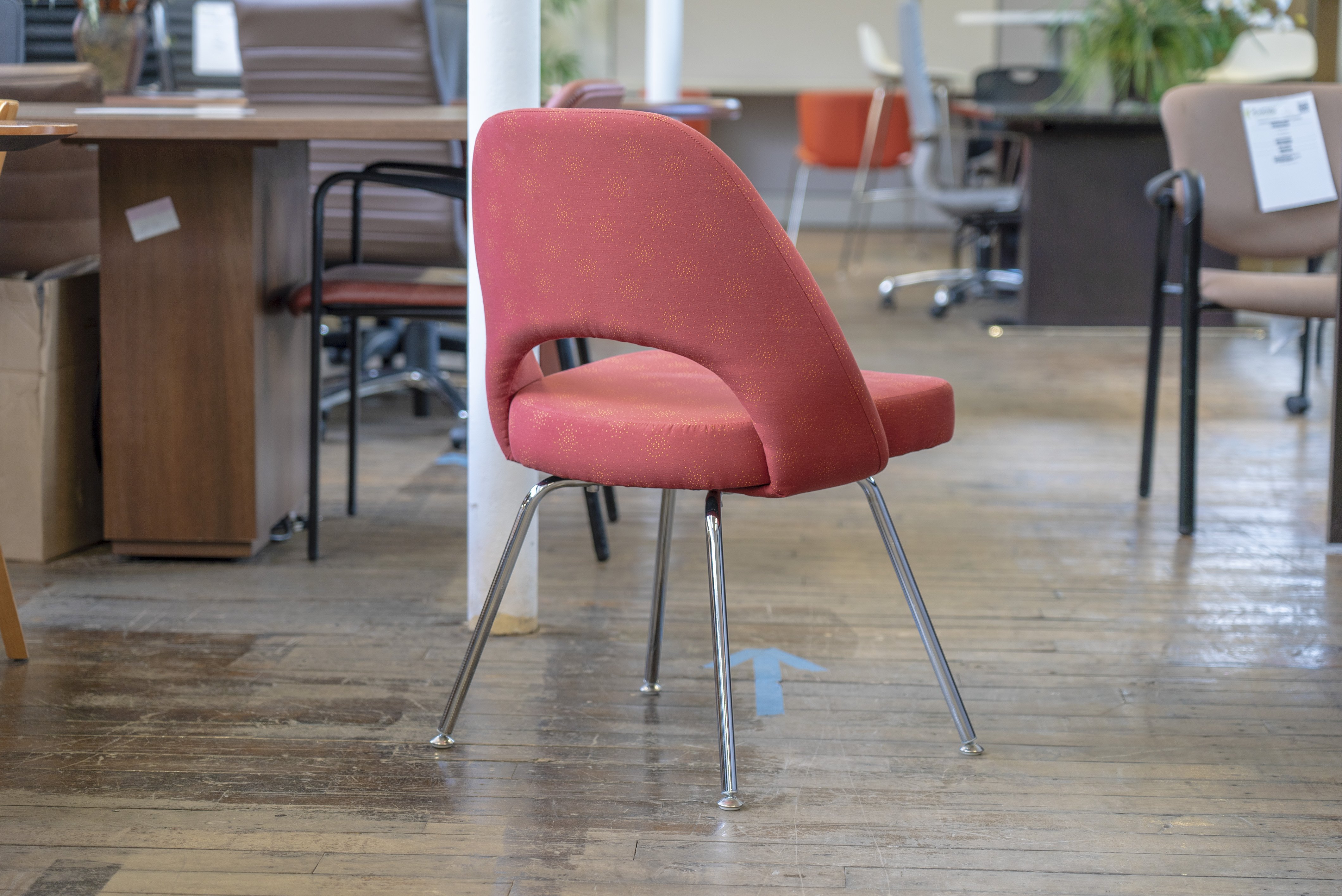 knoll-saarinen-executive-side-chairs