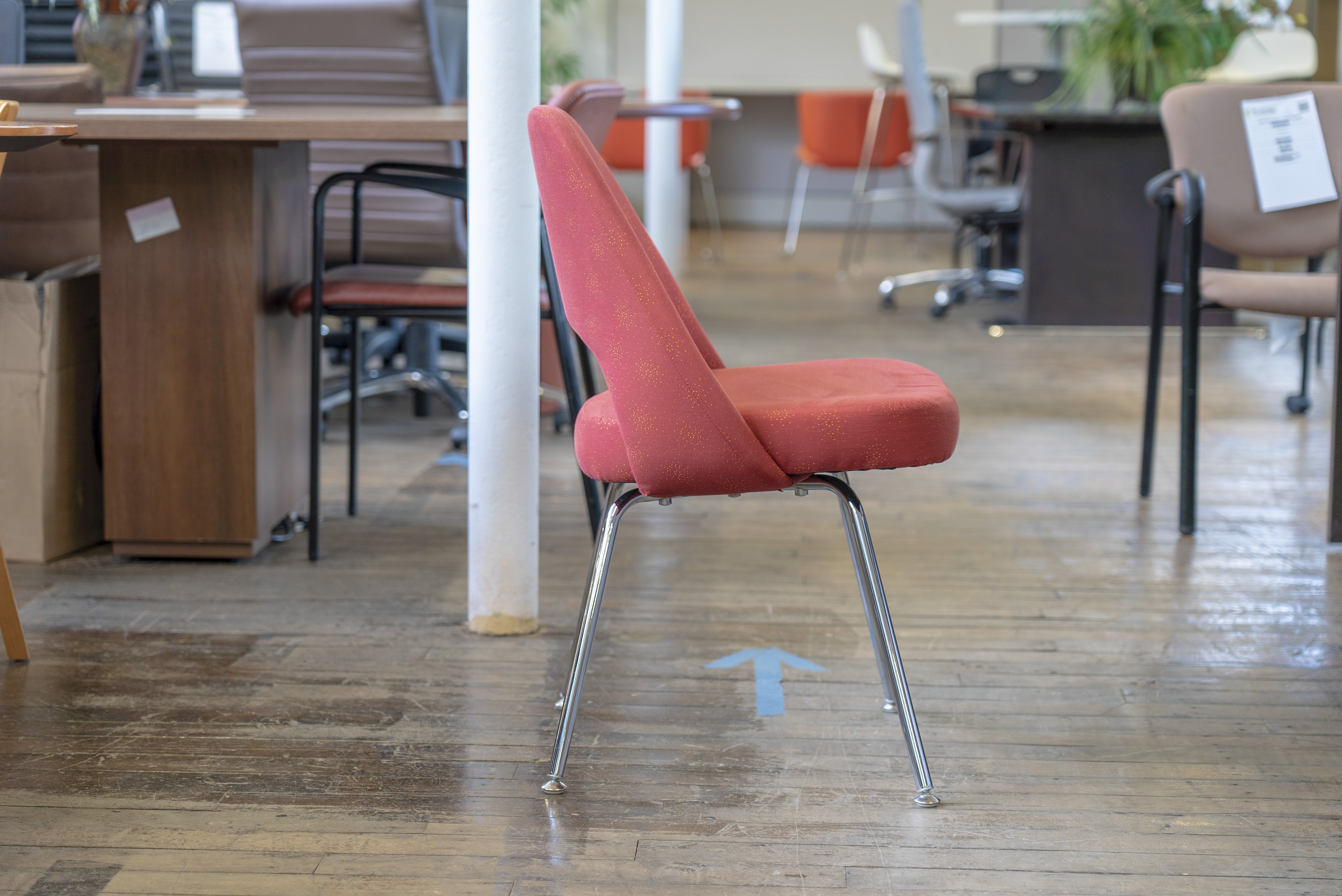 knoll-saarinen-executive-side-chairs