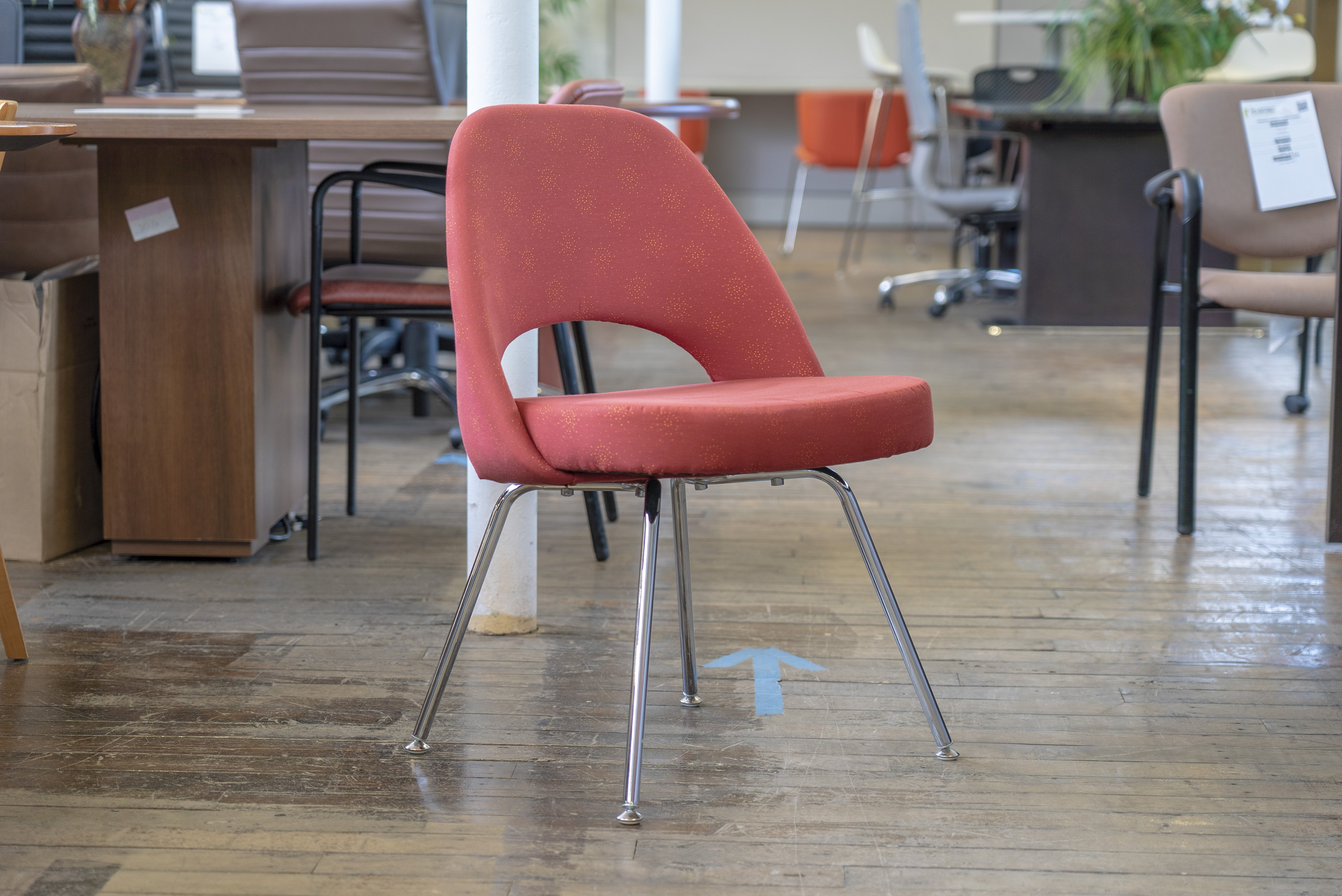 knoll-saarinen-executive-side-chairs