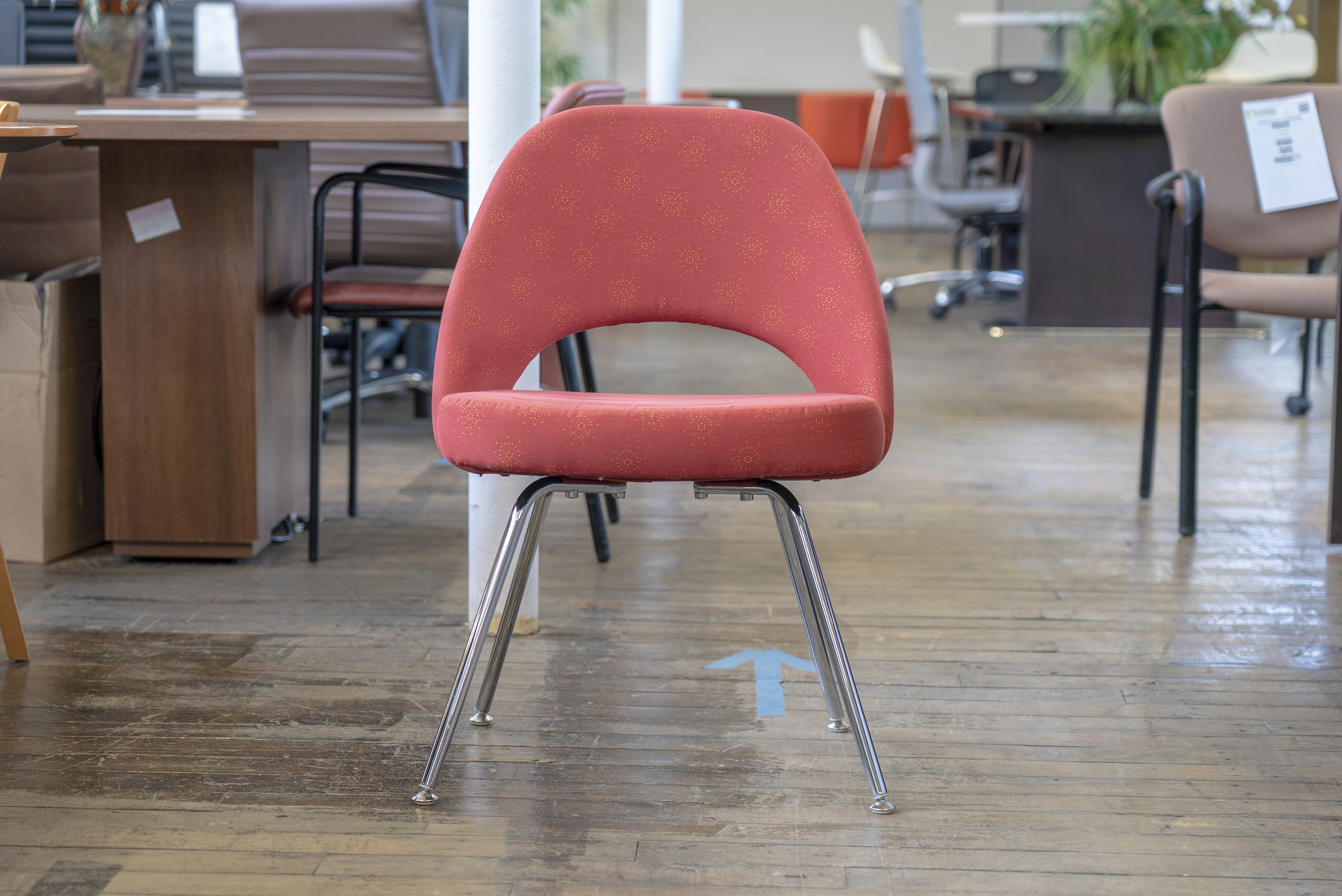 knoll-saarinen-executive-side-chairs