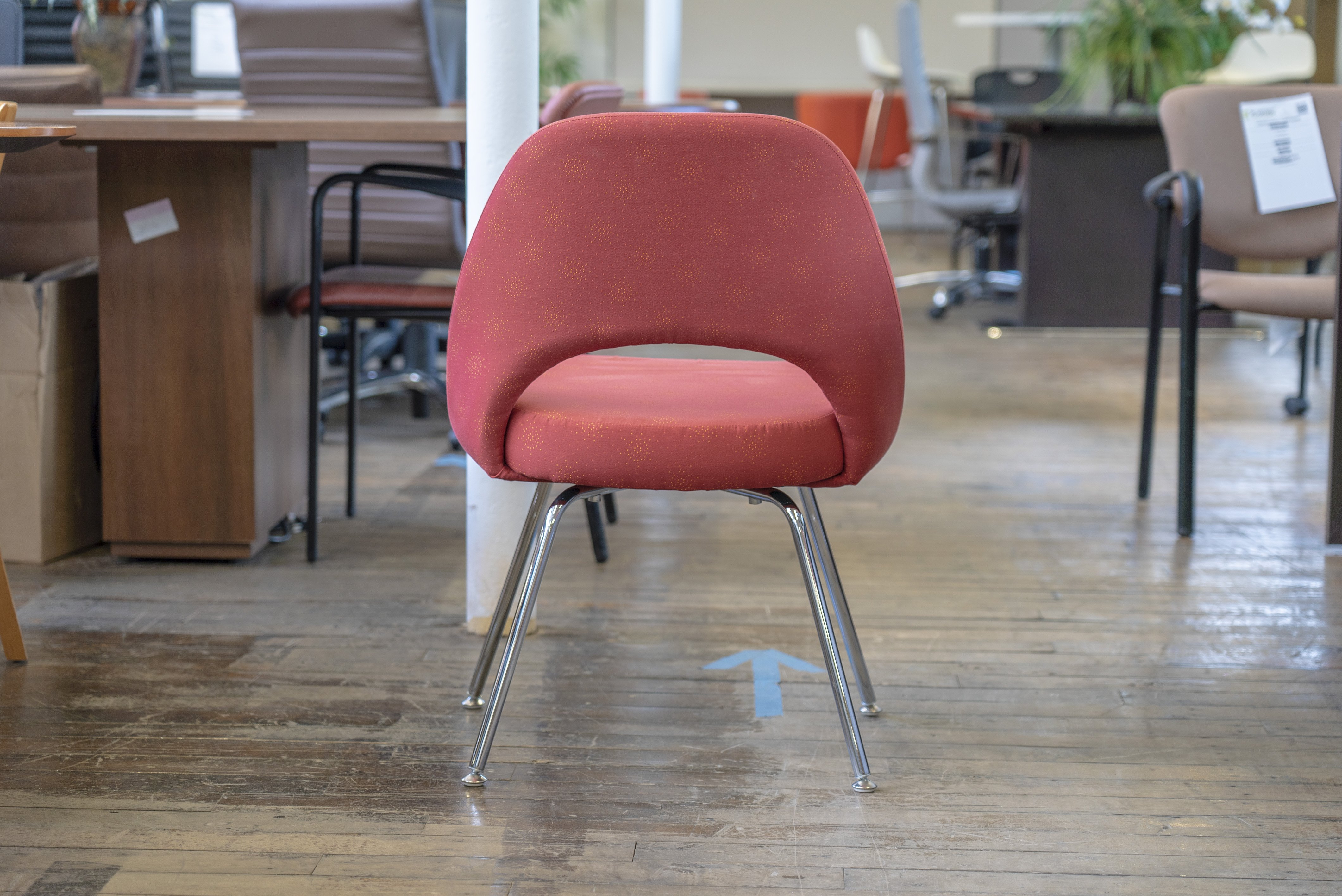 knoll-saarinen-executive-side-chairs