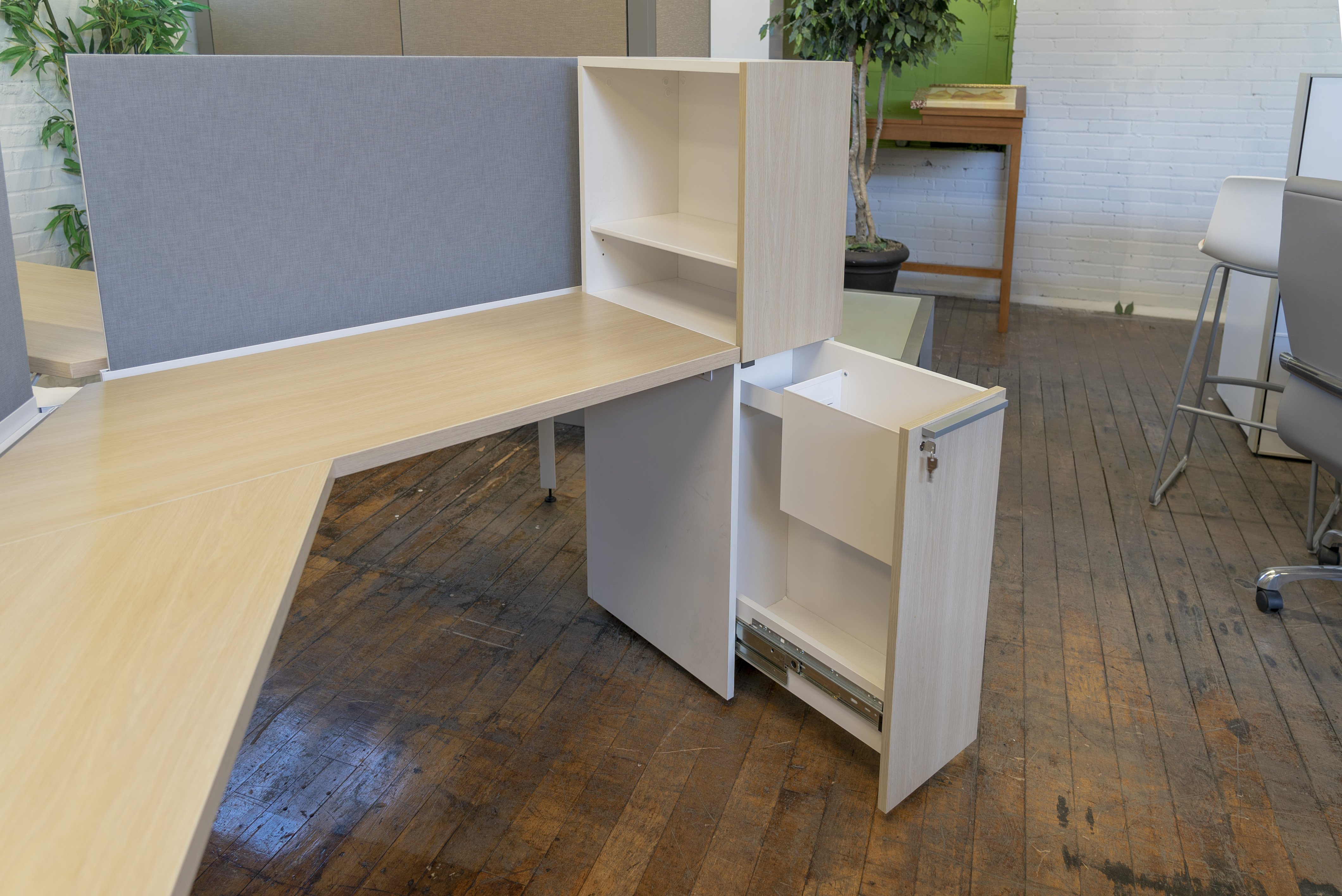 allsteel-120­­°-3-pod-workstations