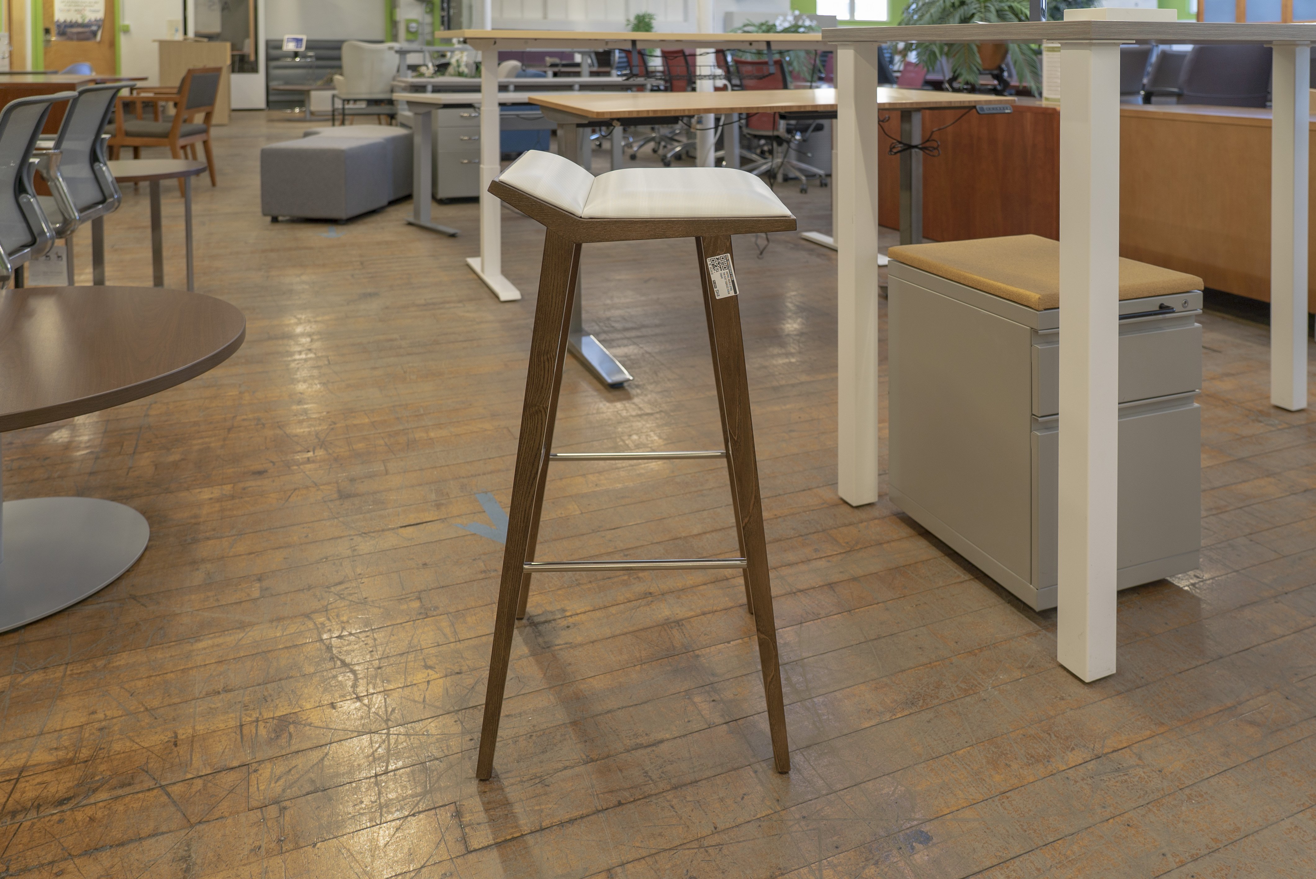 andreu-world-moody-stools