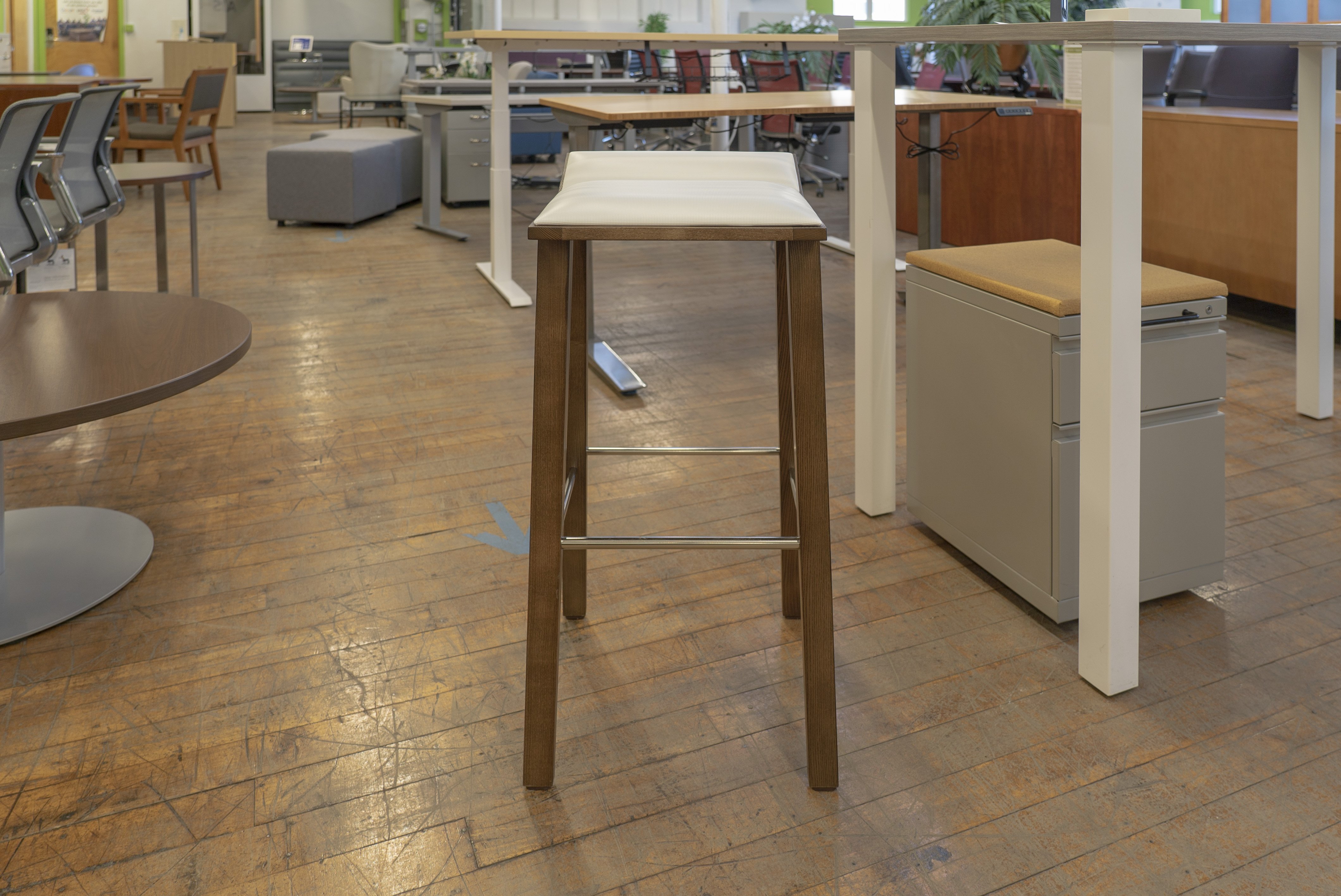andreu-world-moody-stools