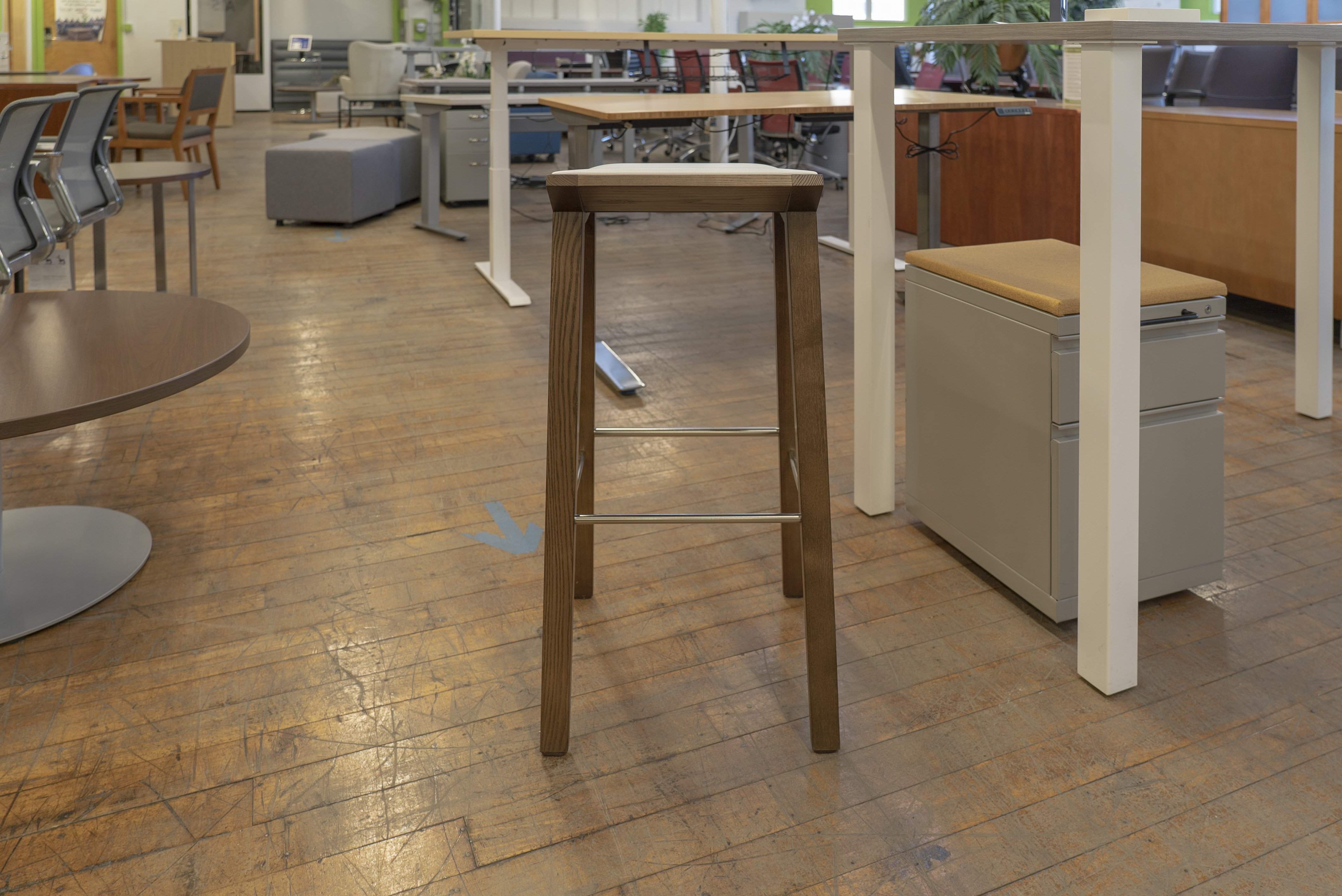 andreu-world-moody-stools