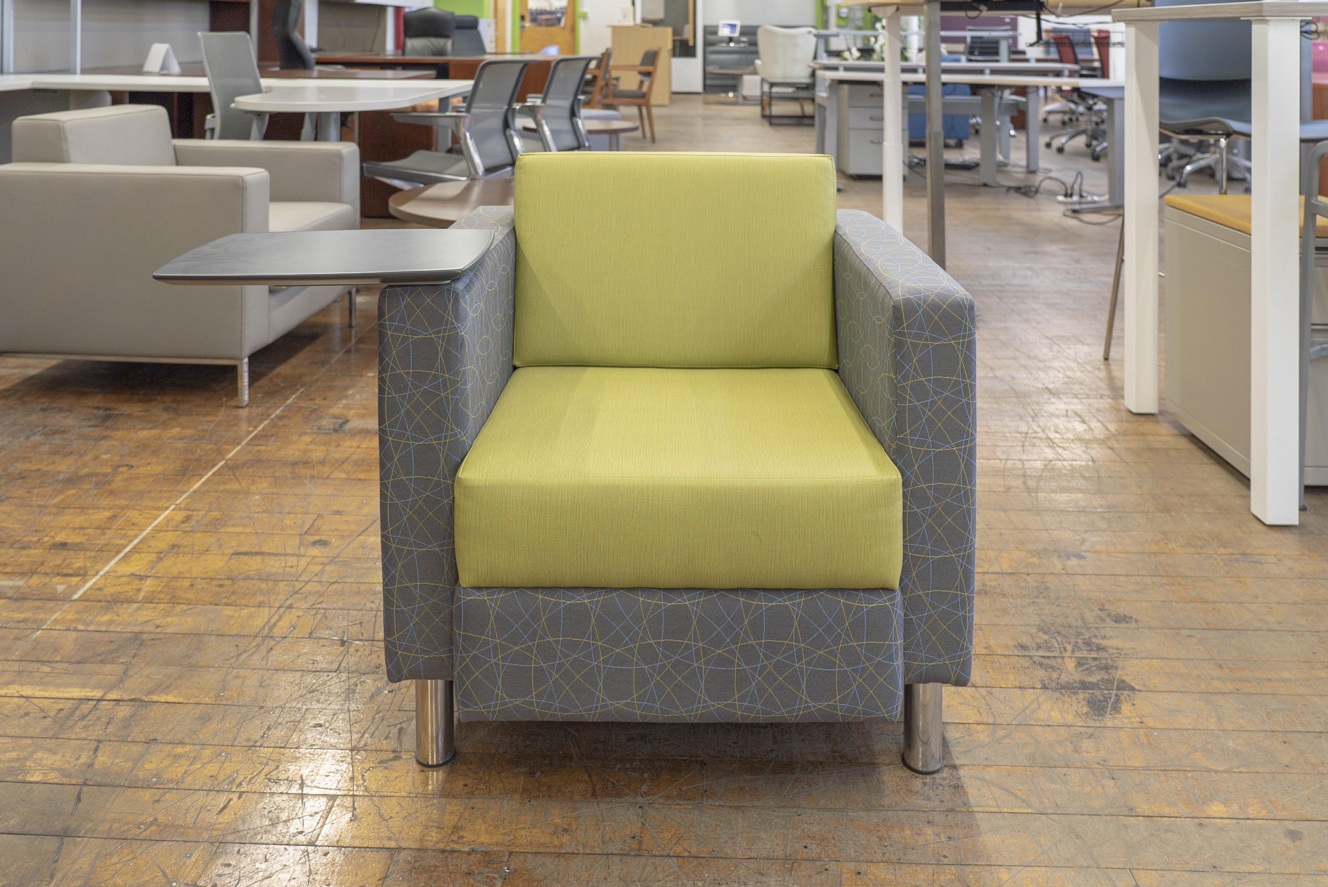 global-citi-lounge-chairs-with-tablets