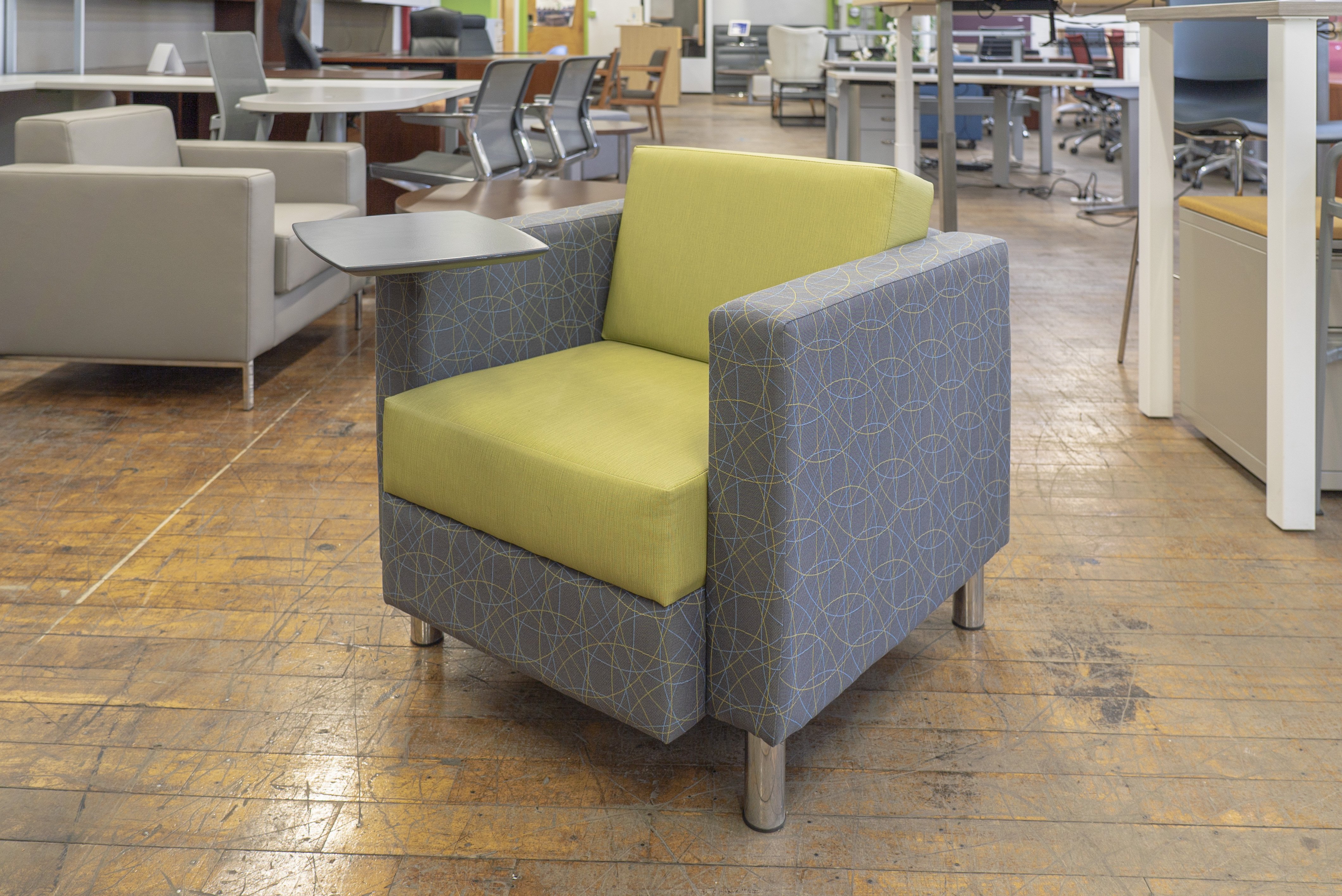 global-citi-lounge-chairs-with-tablets