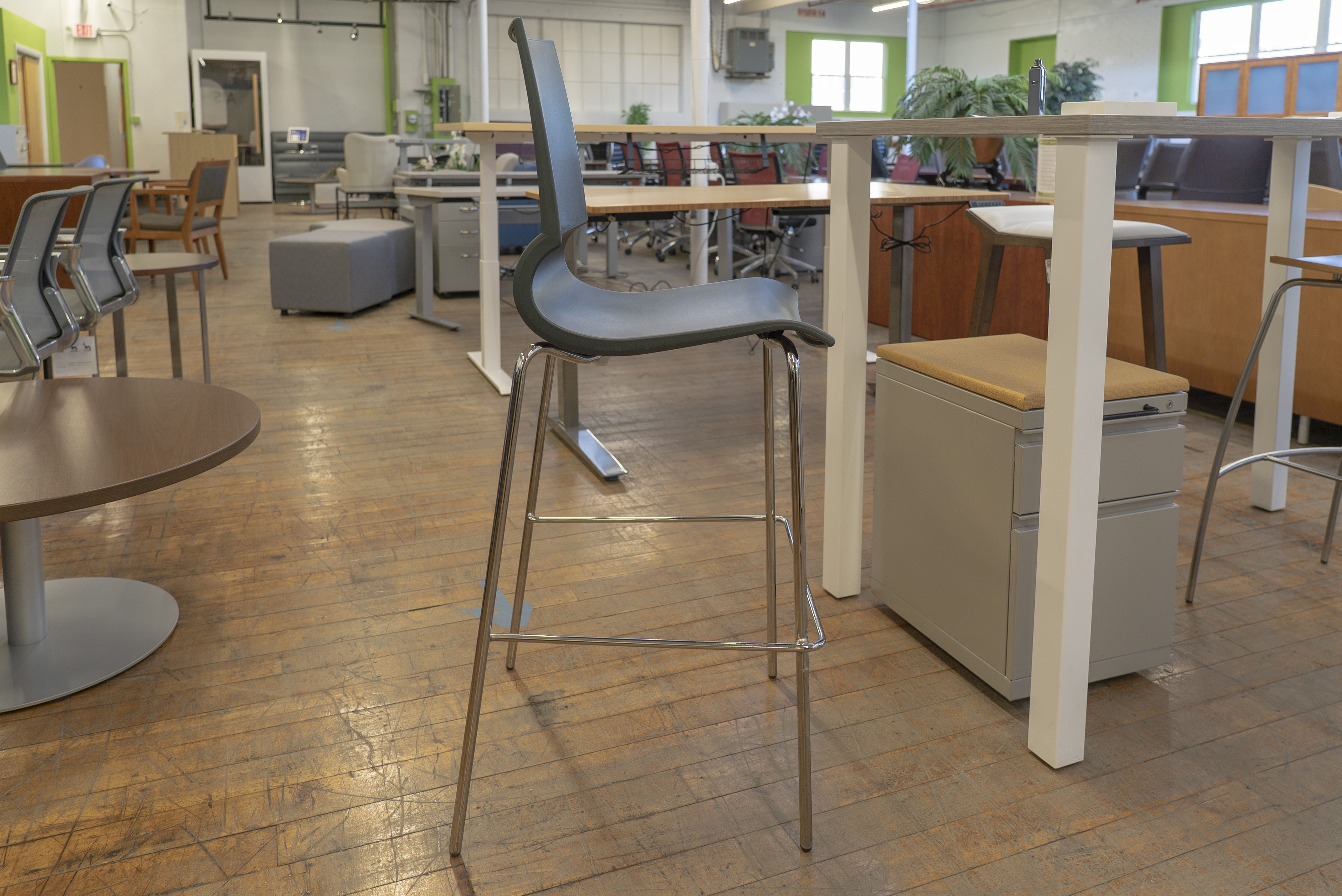 knoll-gigi-barstools