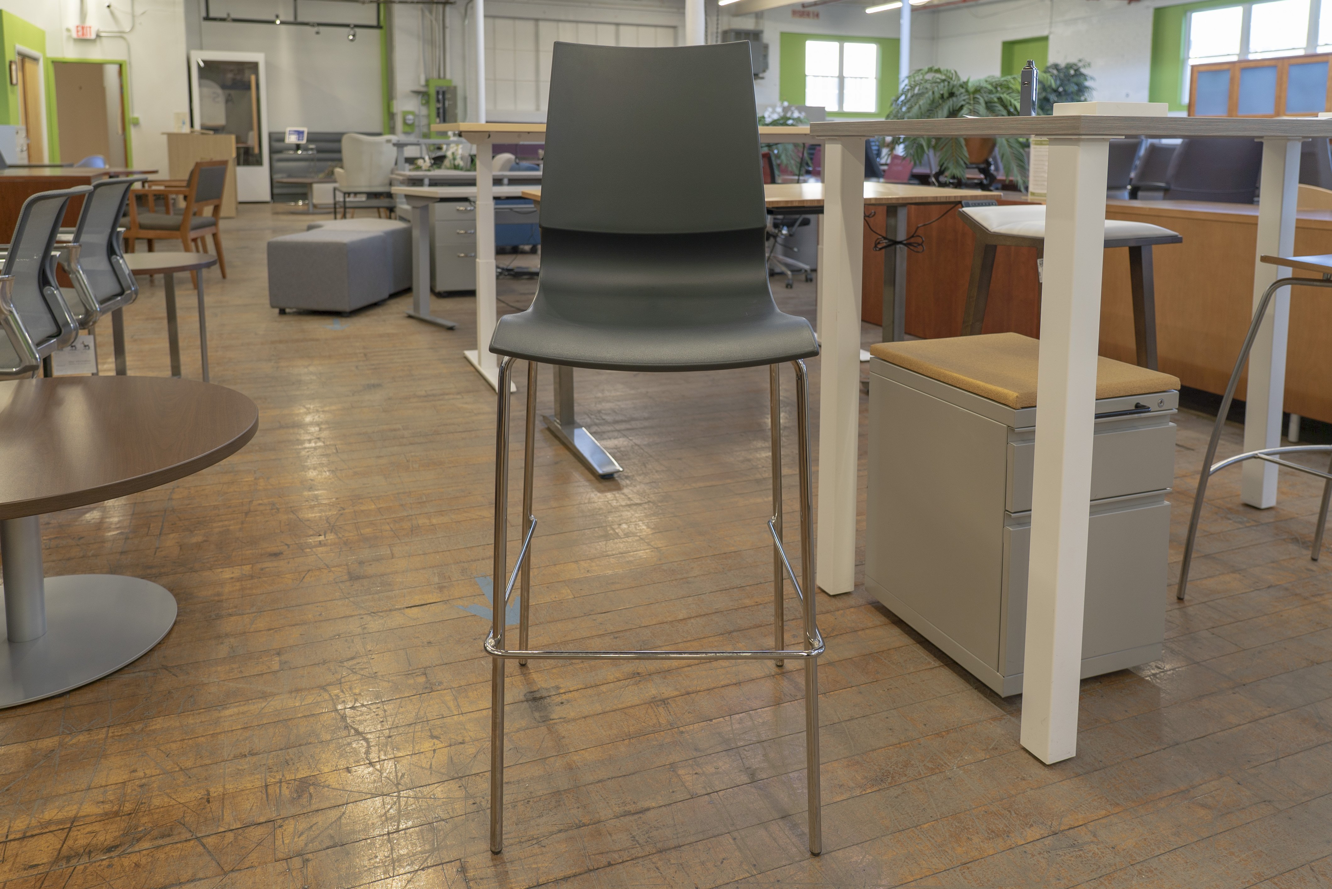 knoll-gigi-barstools