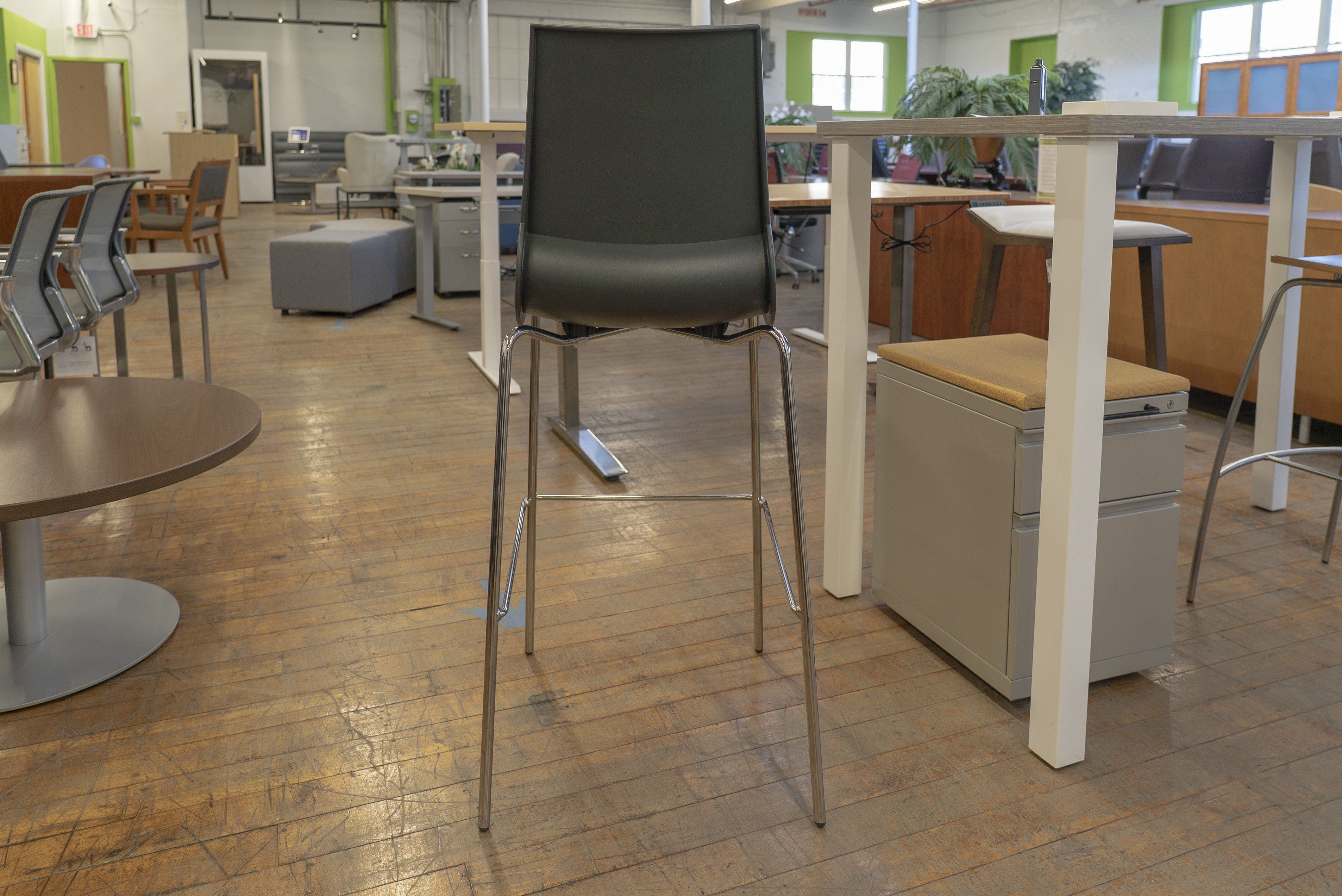 knoll-gigi-barstools