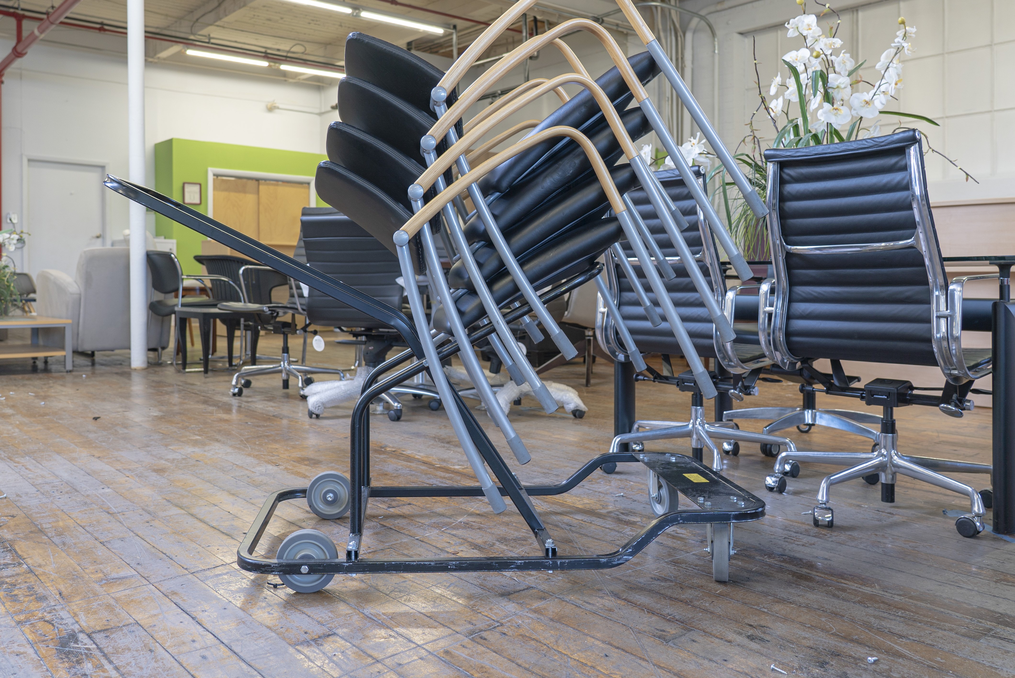 gunlocke-molti-black-leather-guest-chairs