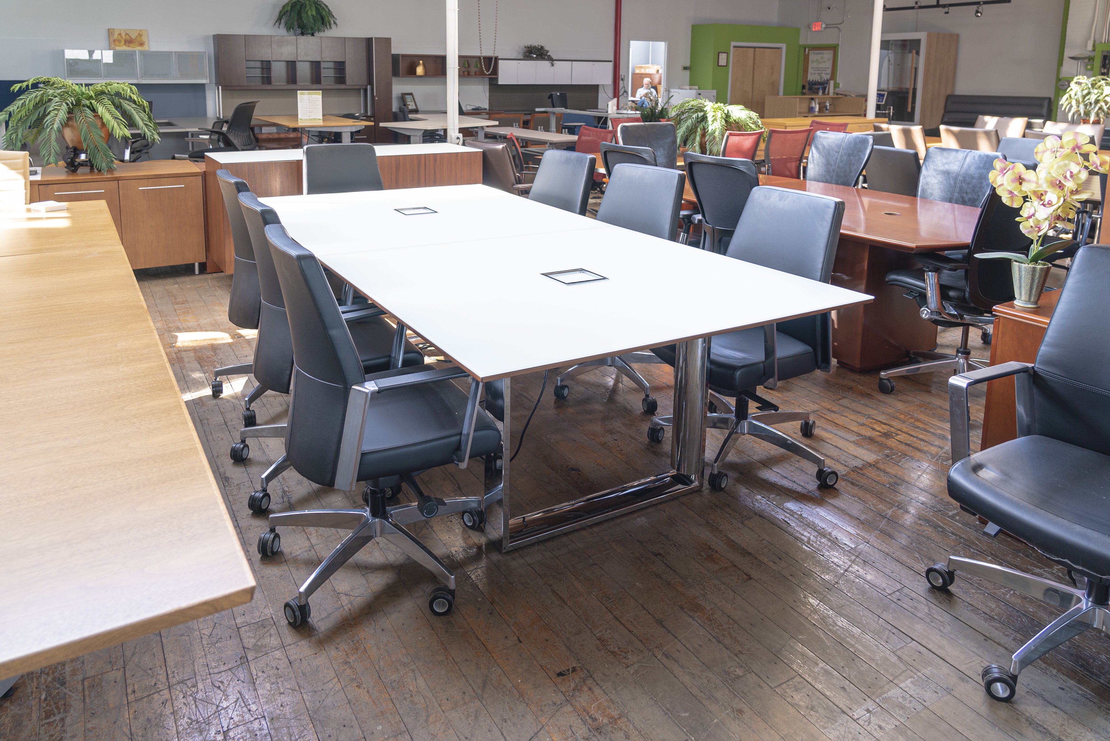 nucraft-flow-9-conference-glass-top-table-matching-credenza