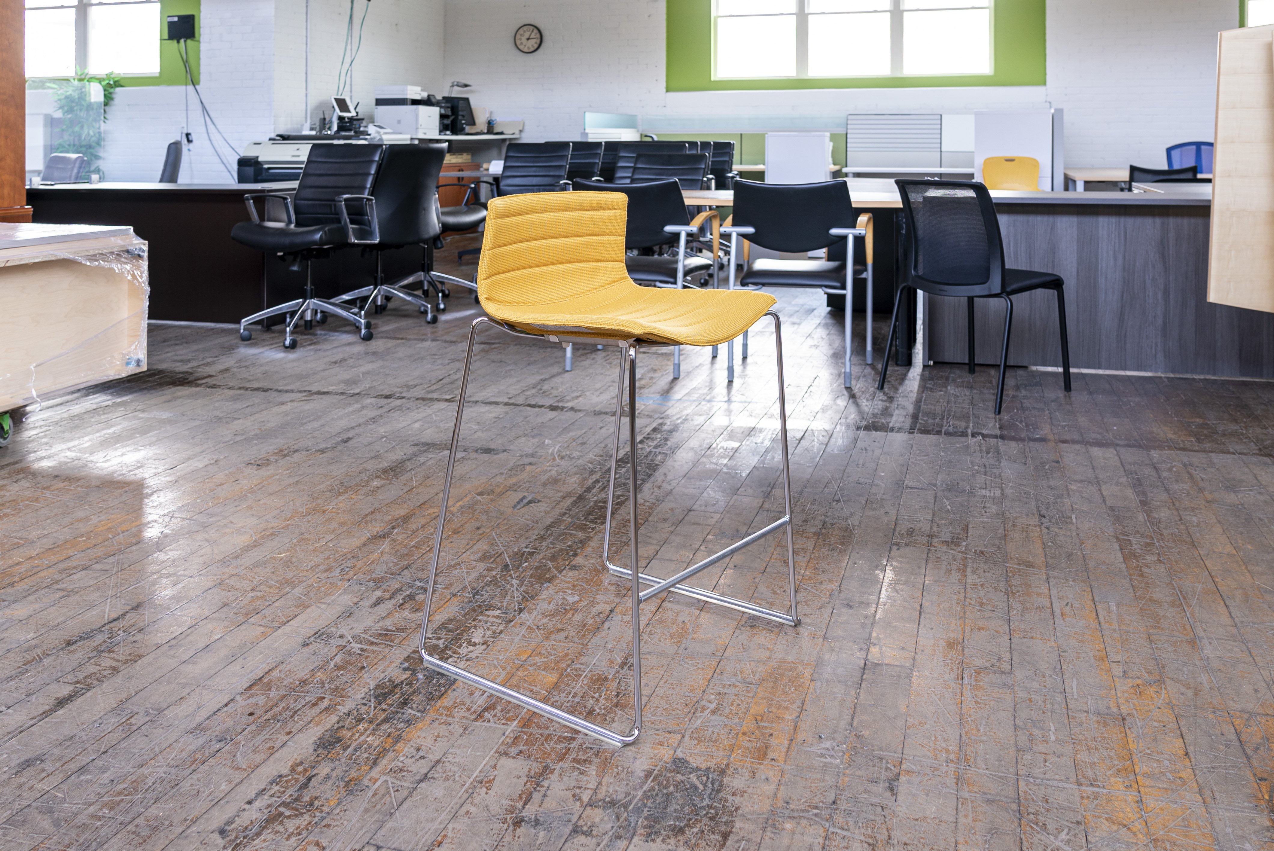 andreu-world-flex-low-back-stools-available-in-2-colors