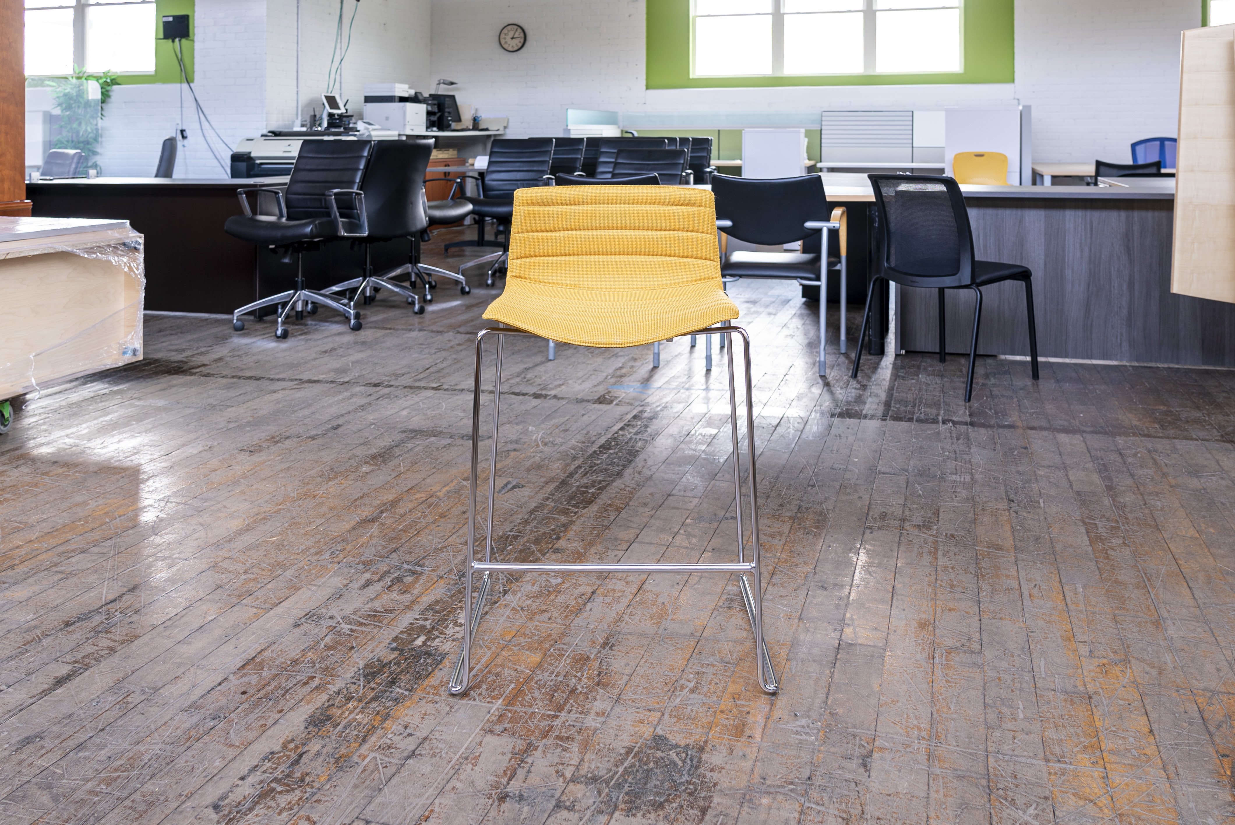 andreu-world-flex-low-back-stools-available-in-2-colors