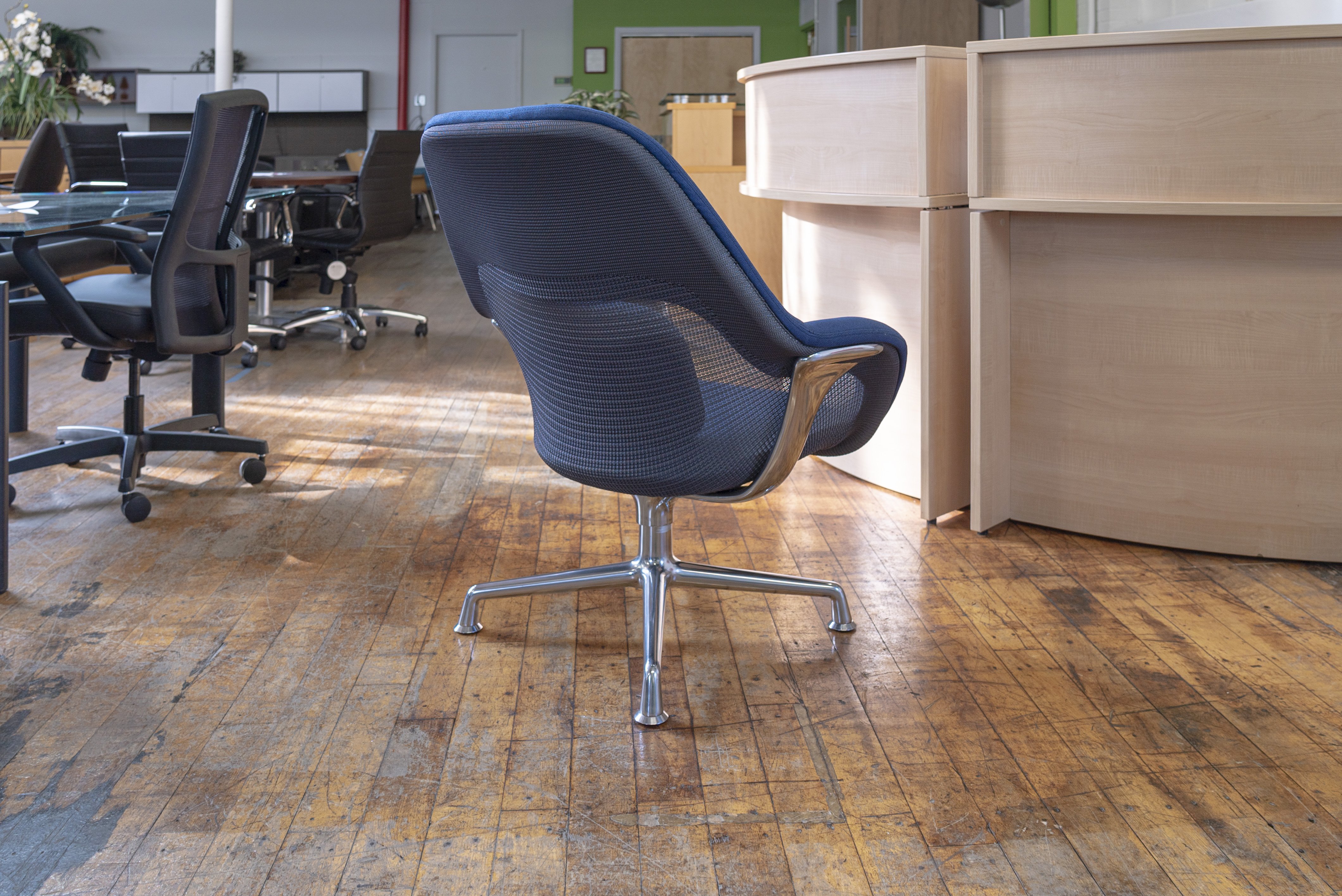 coalesse-sw_1-lounge-swivel-chairs