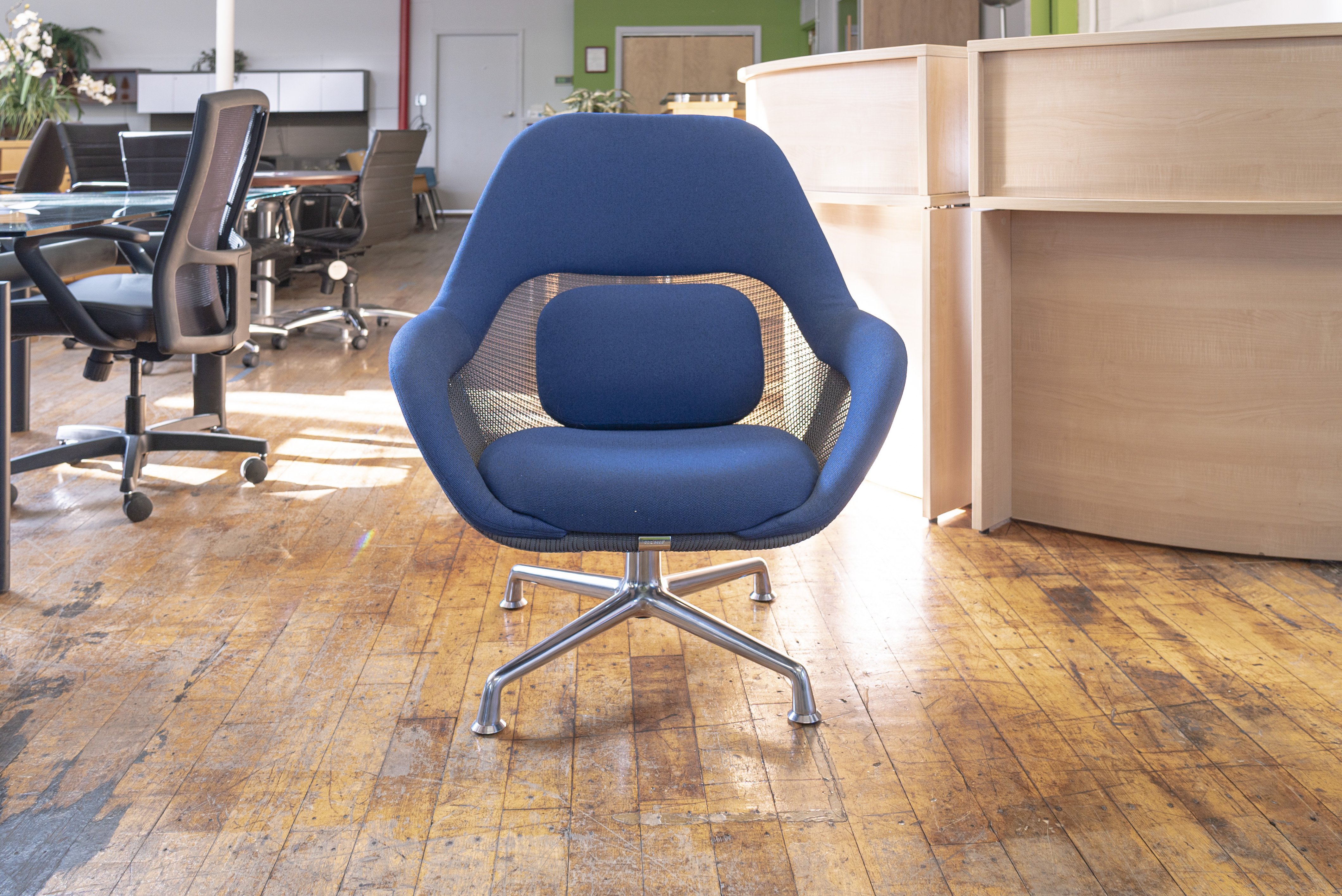 coalesse-sw_1-lounge-swivel-chairs