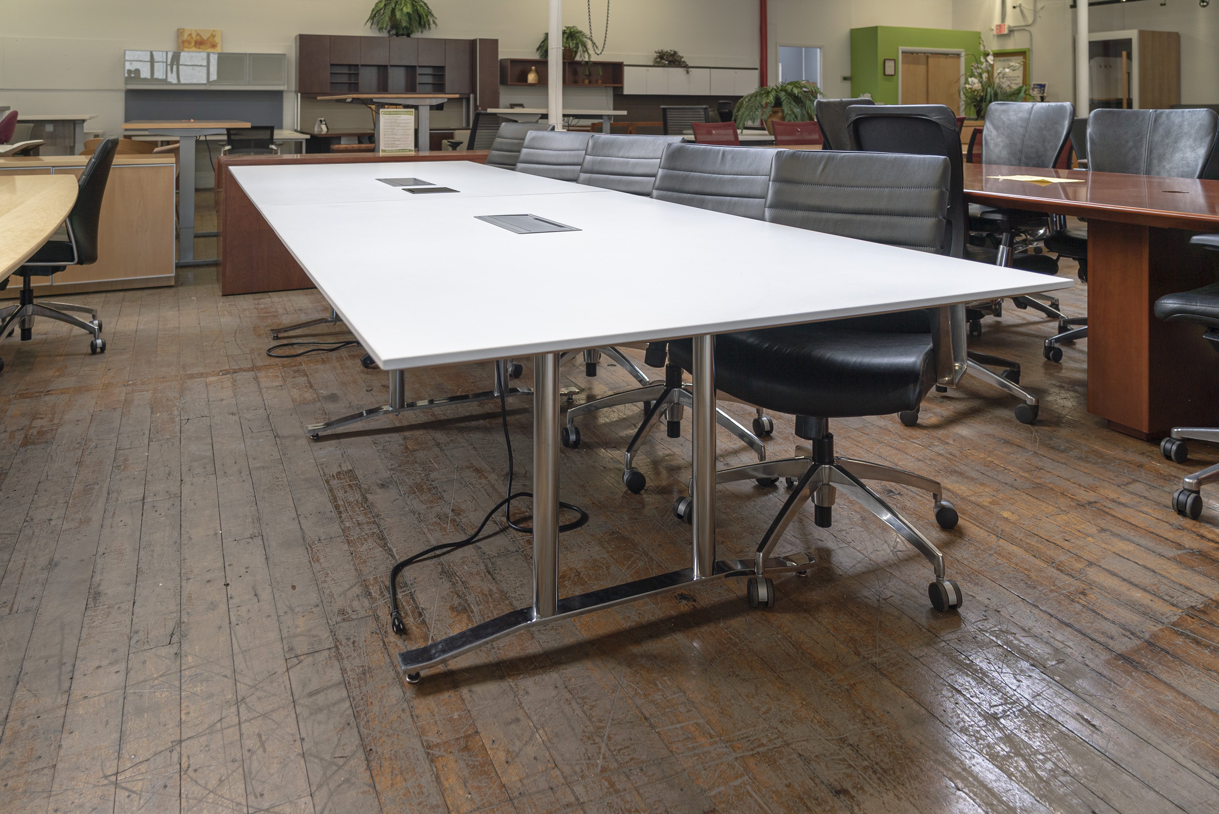 nienkamper-10-white-laminate-conference-t