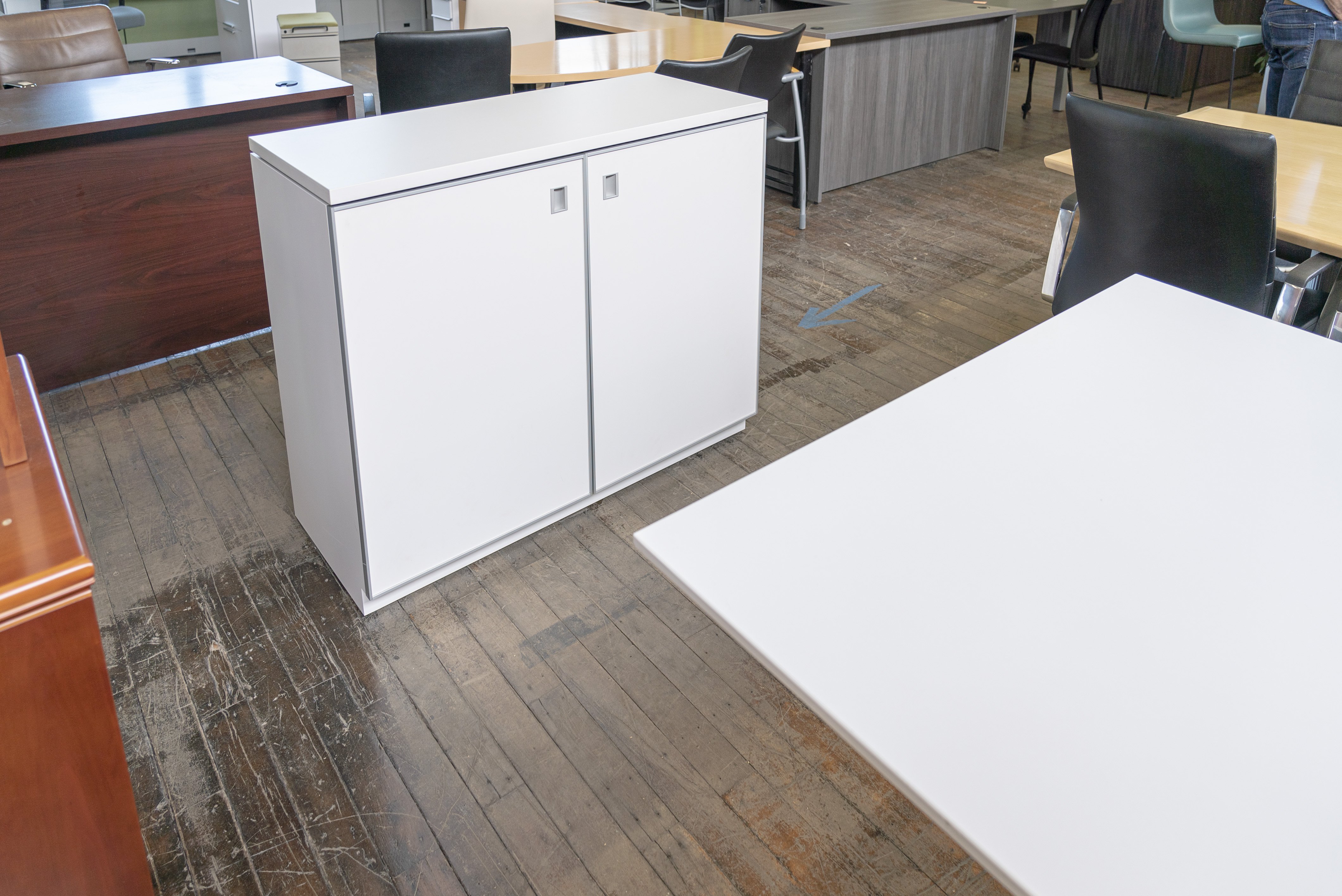 nienkamper-10-white-laminate-conference-table-credenza