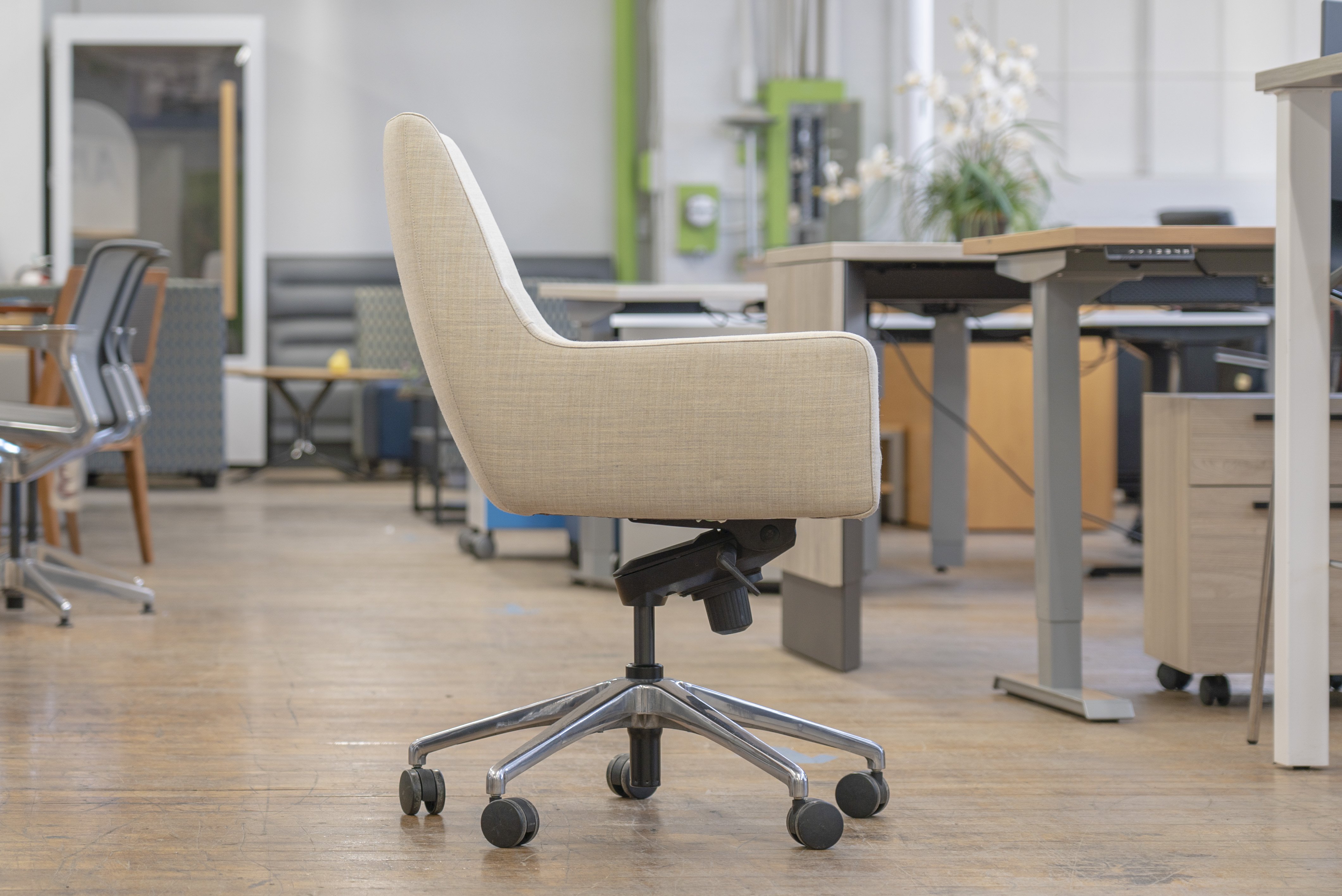 bernhardt-design-cardan-conference-chairs