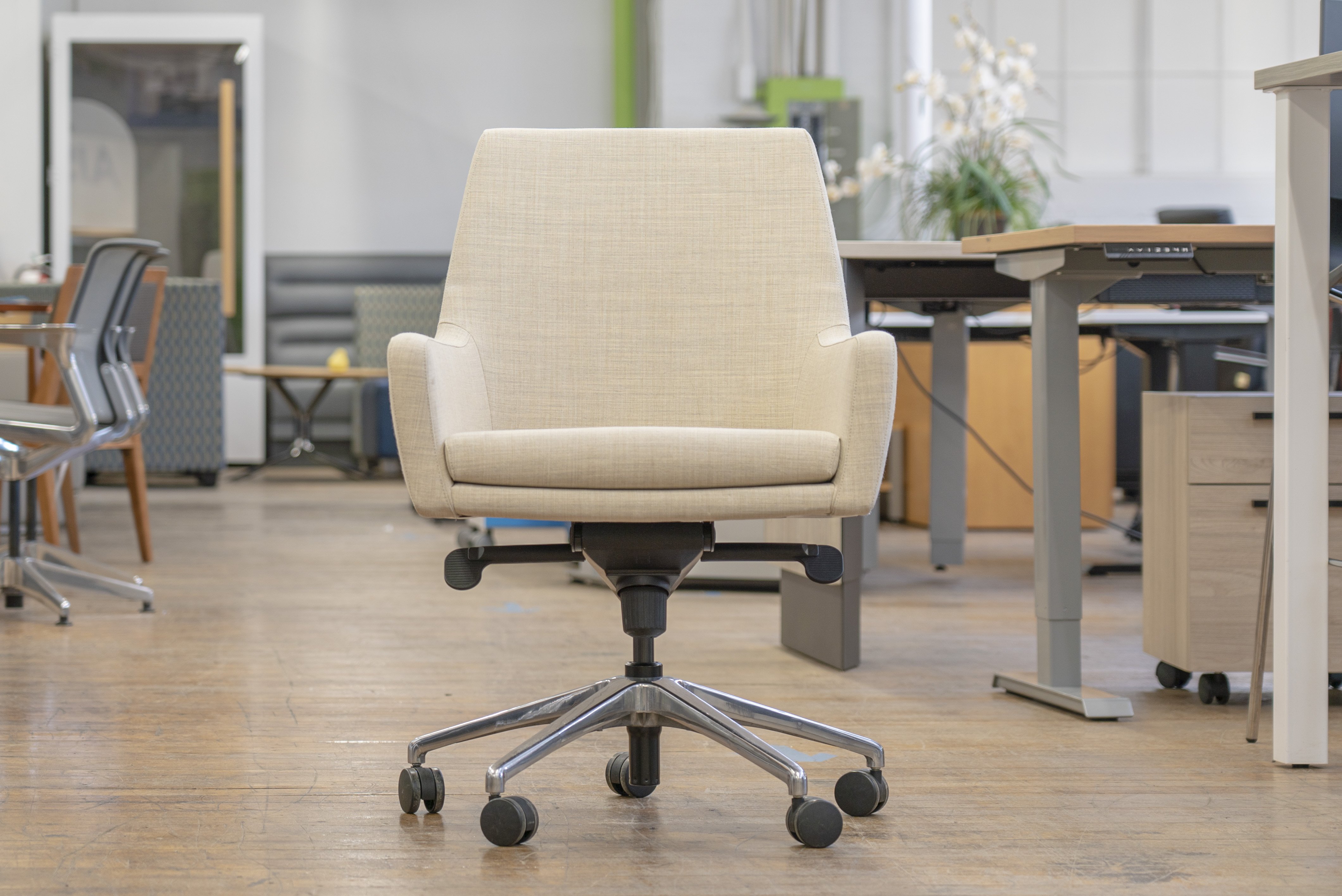 bernhardt-design-cardan-conference-chairs