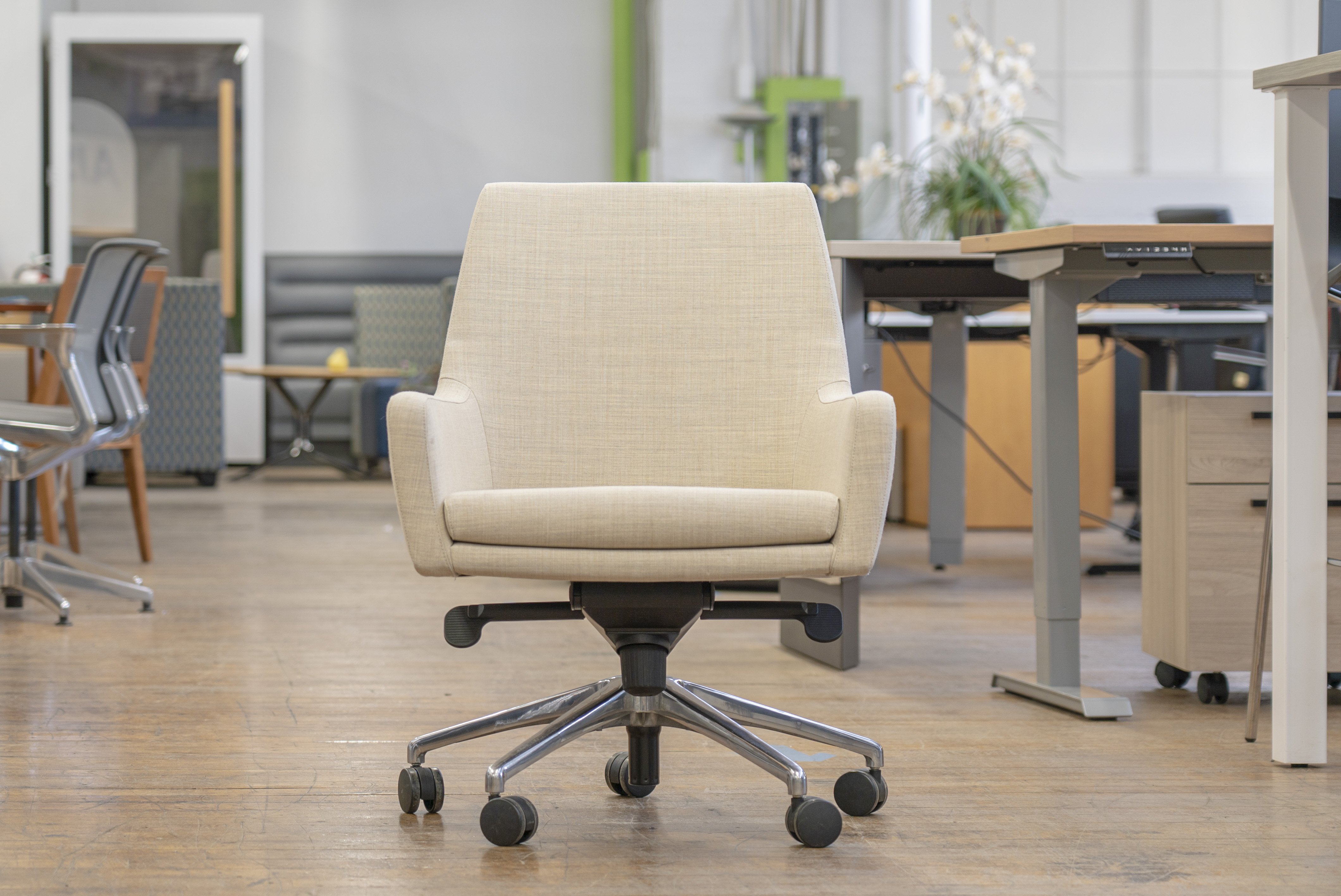 bernhardt-design-cardan-conference-chairs