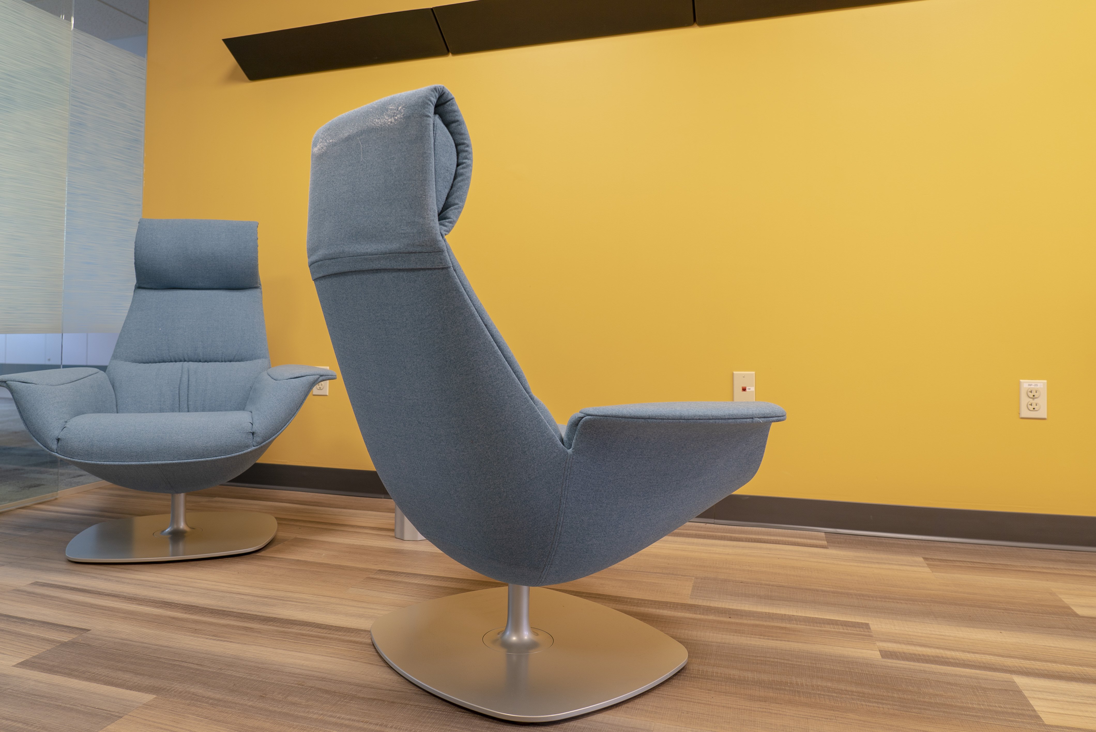 coalesse-massaud-lounge-swivels-chairs
