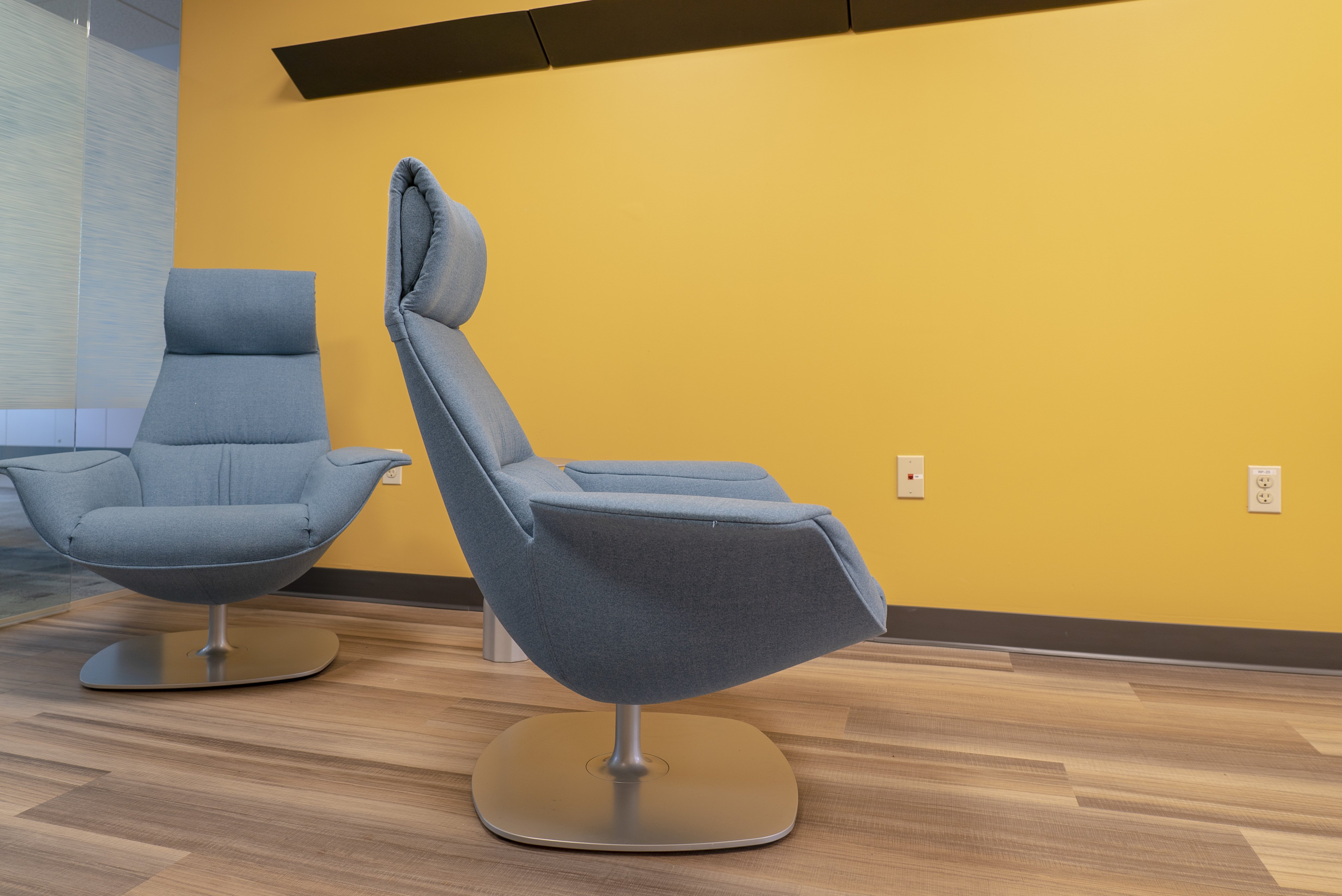 coalesse-massaud-lounge-swivels-chairs
