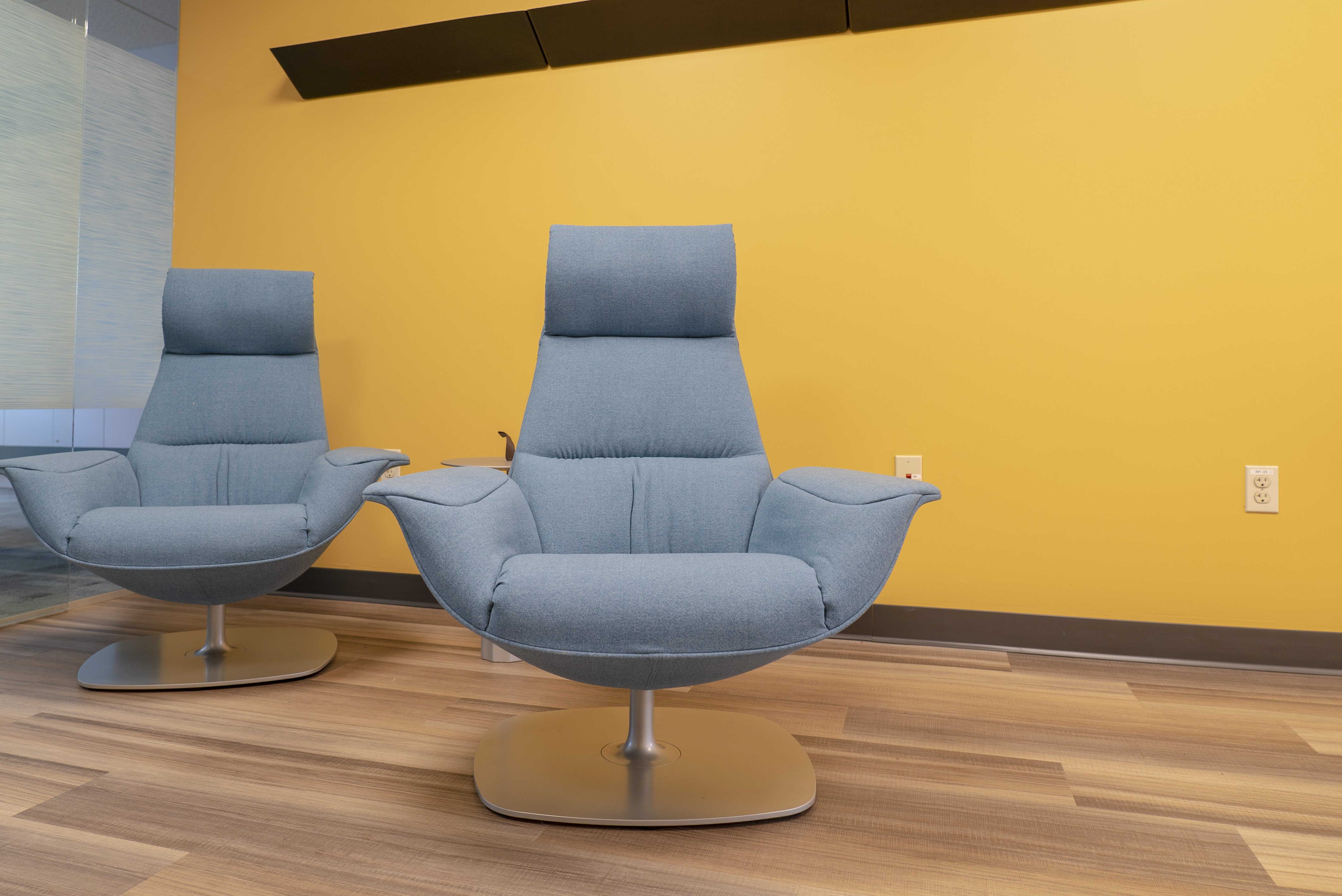 coalesse-massaud-lounge-swivels-chairs