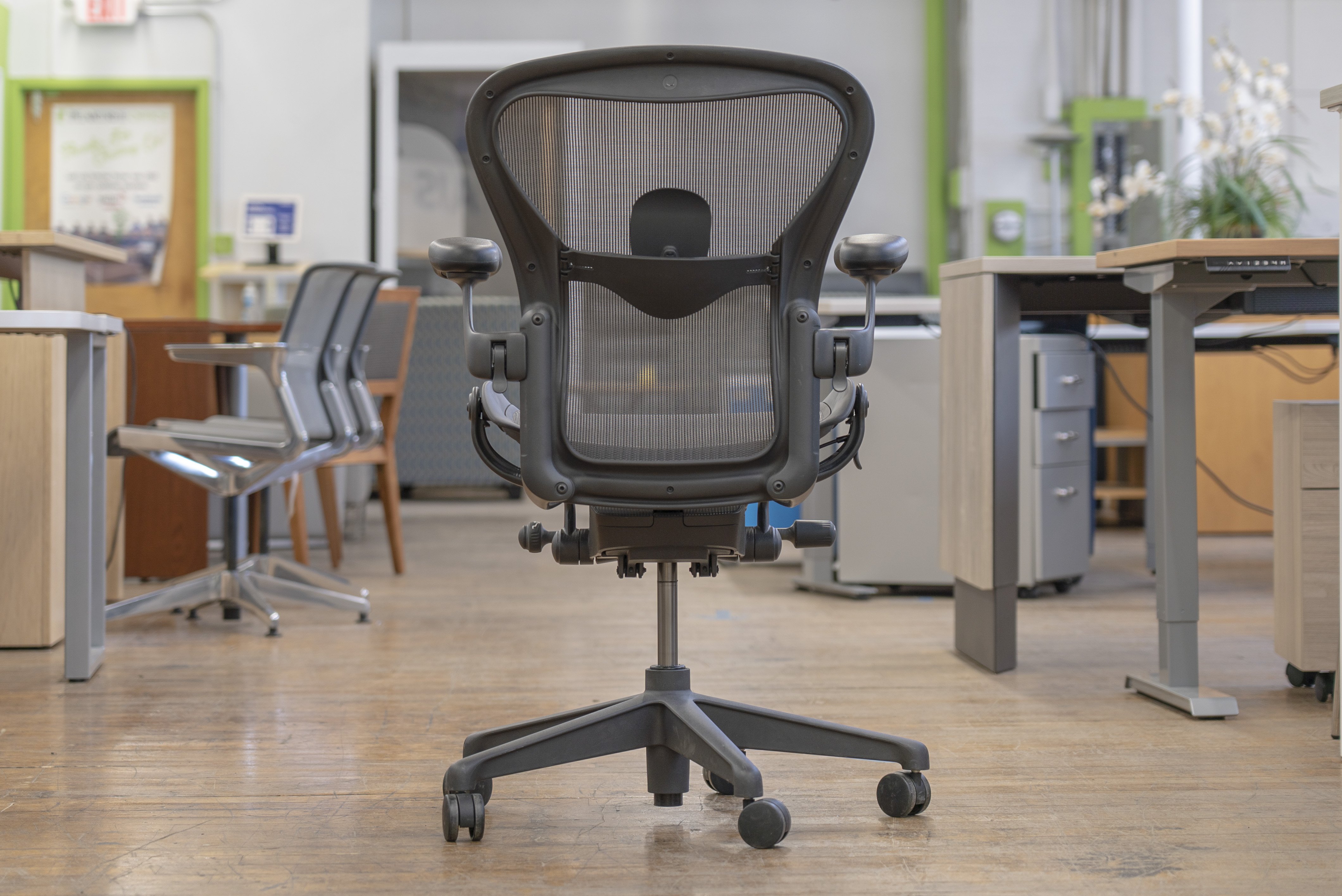 herman-miller-aeron-chairs
