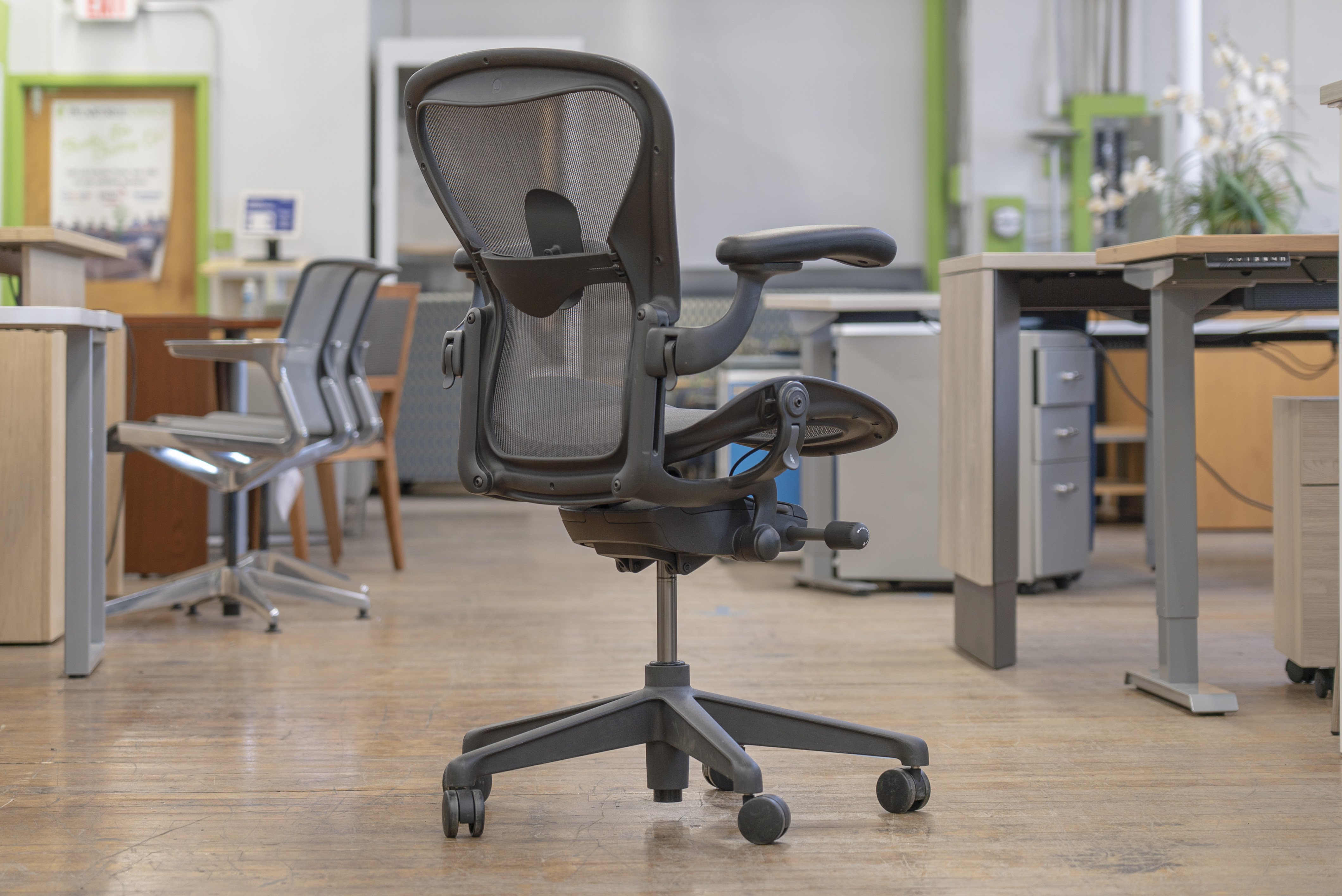 herman-miller-aeron-chairs