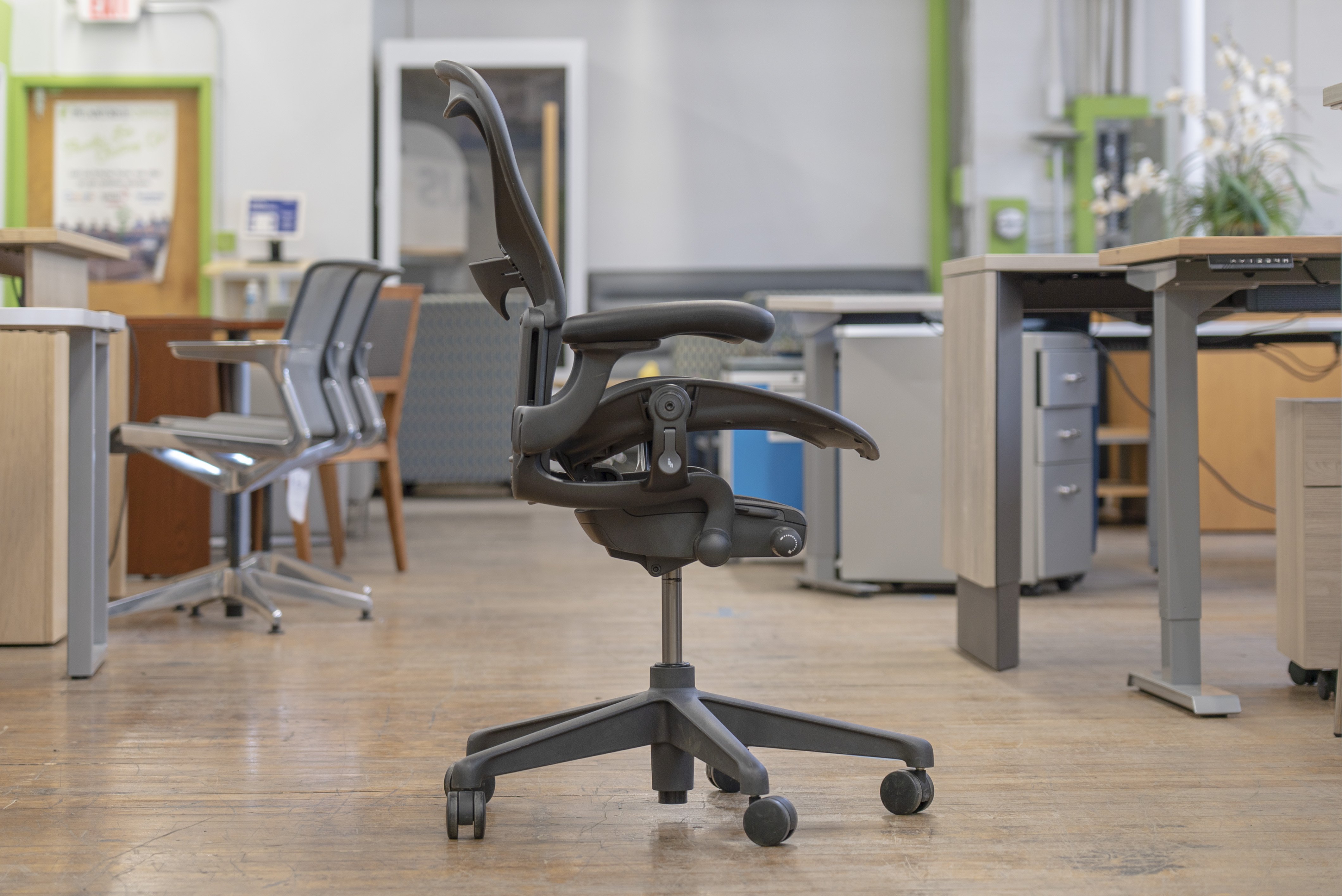herman-miller-aeron-chairs