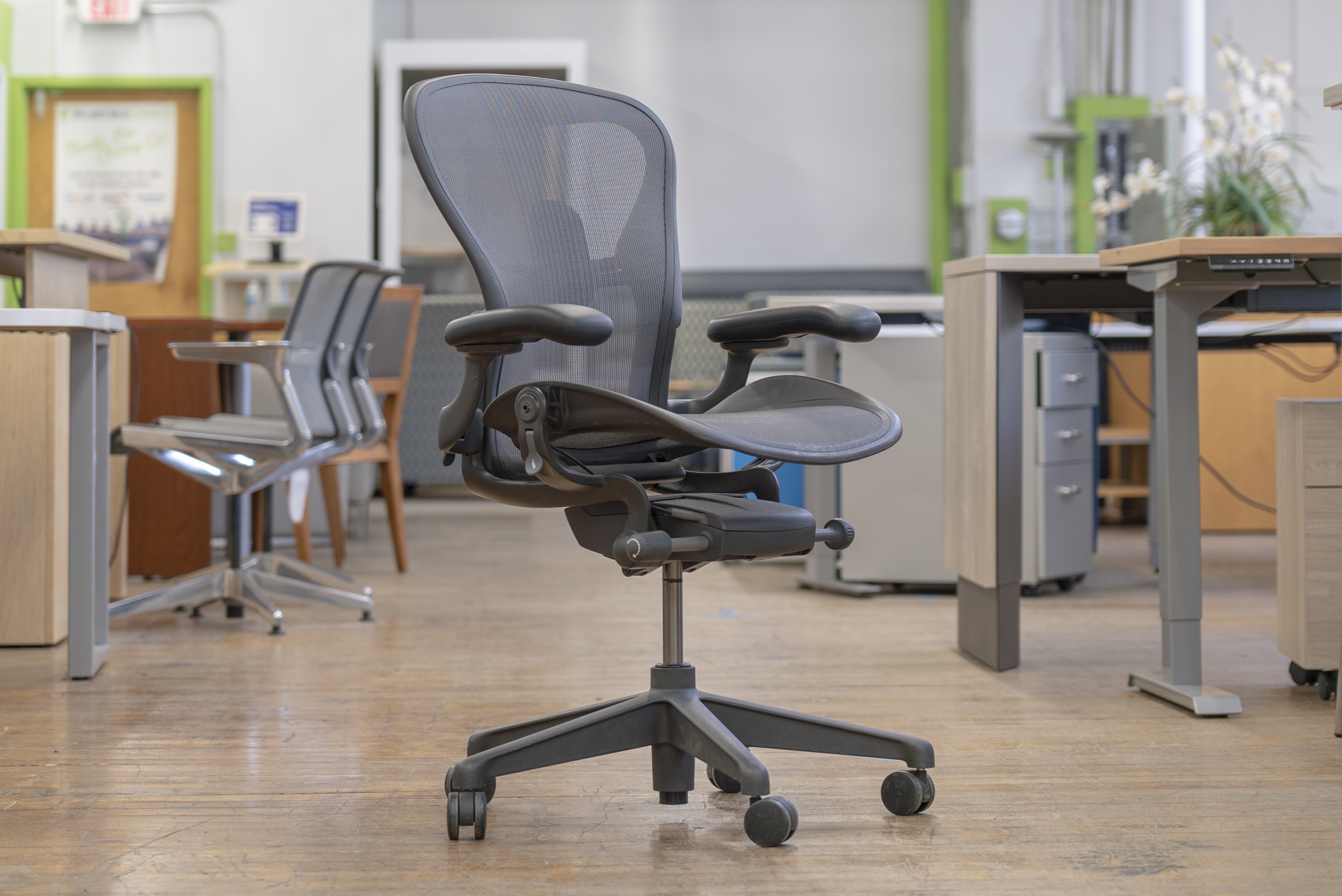 herman-miller-aeron-chairs