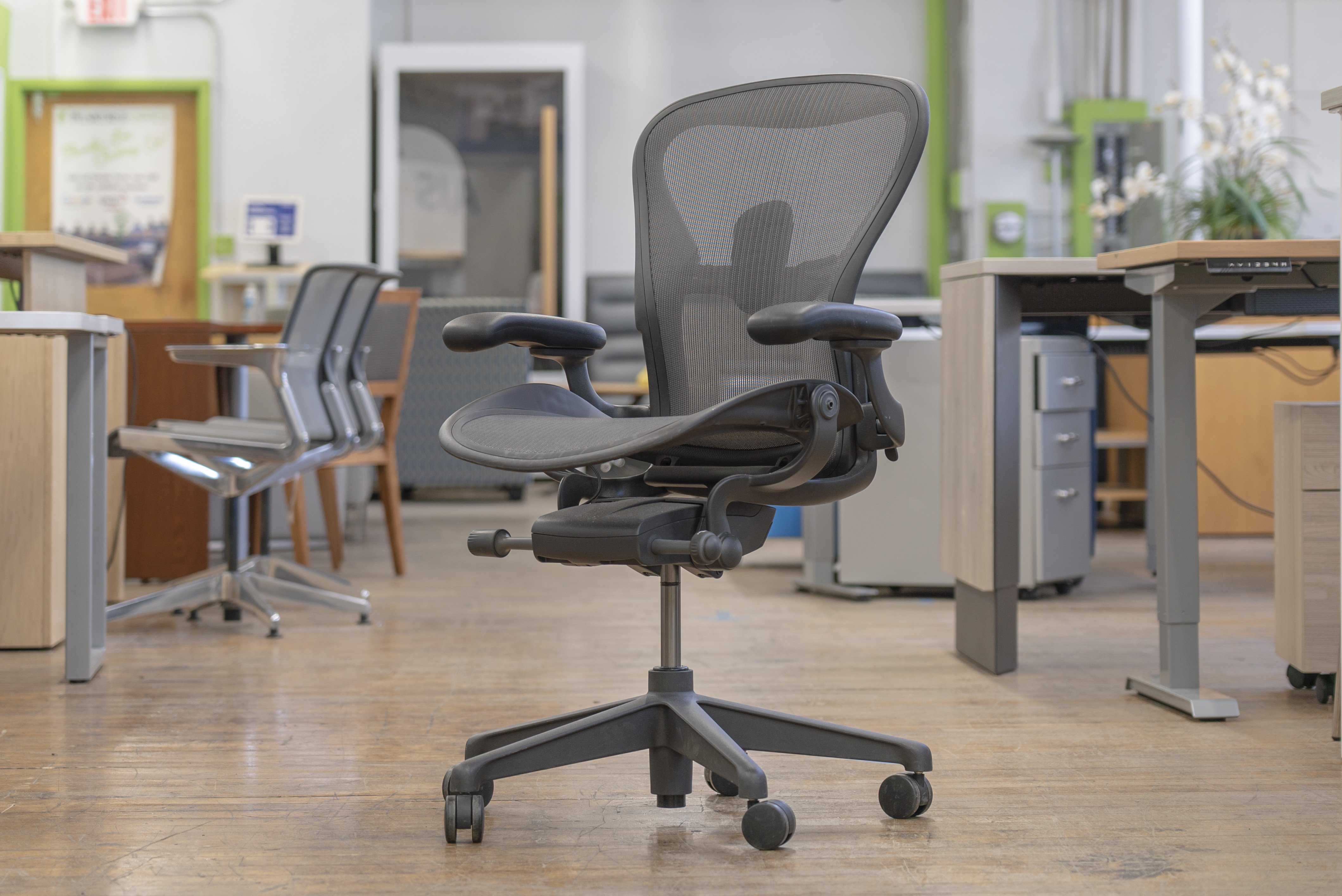 herman-miller-aeron-chairs