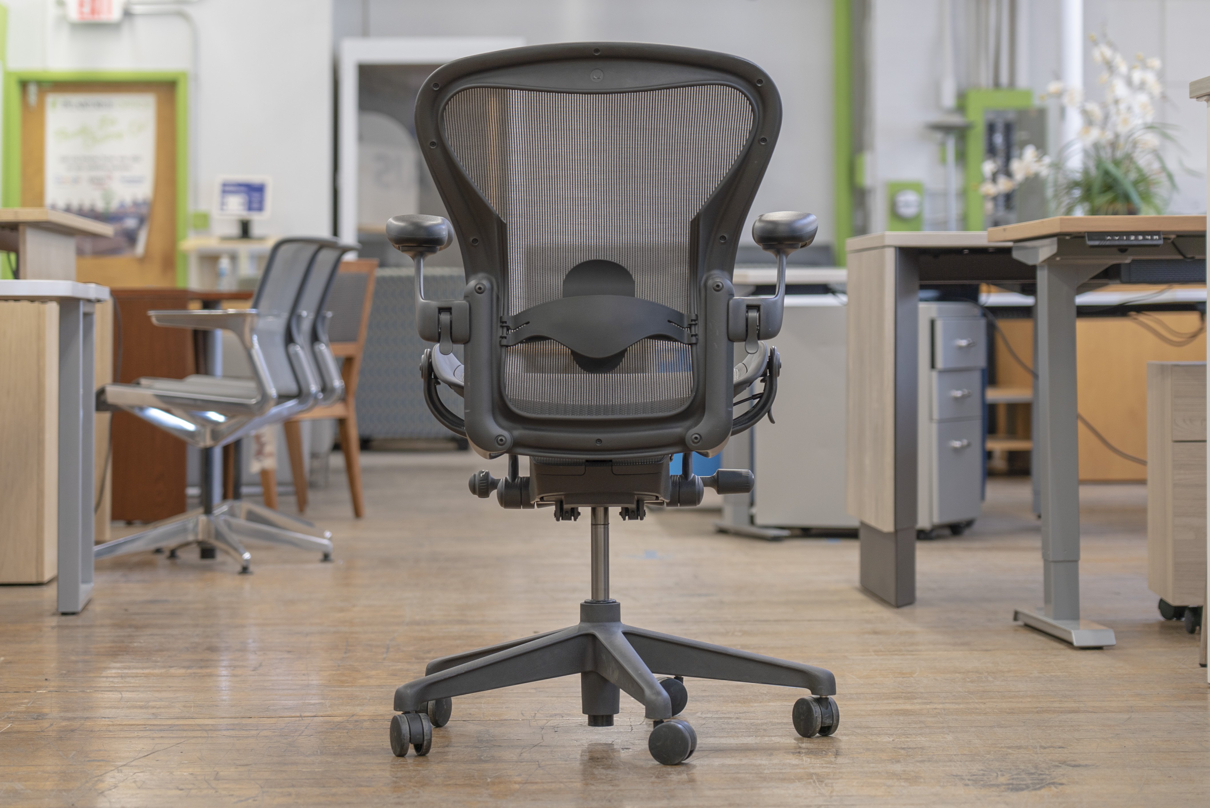 herman-miller-aeron-chairs