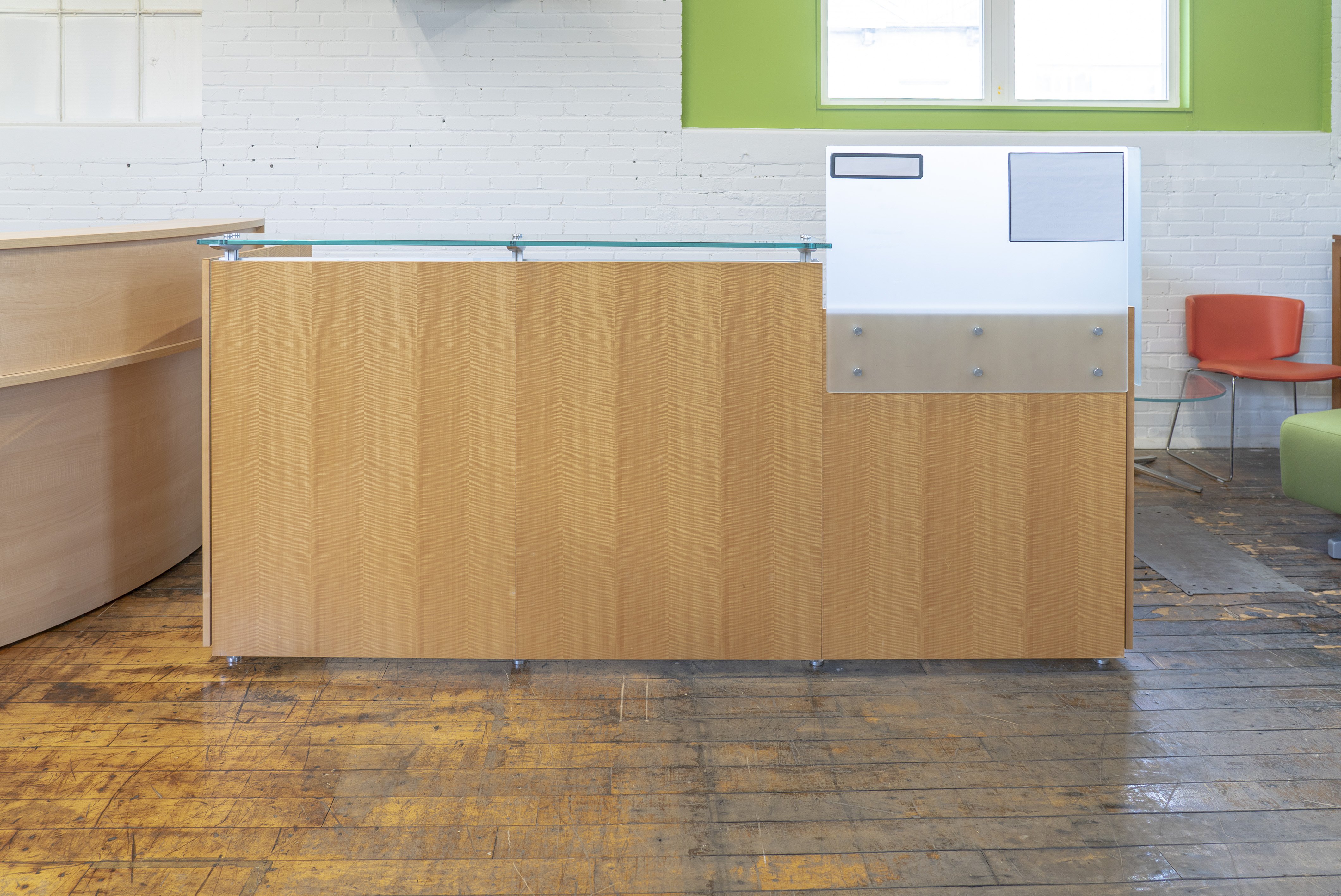 jmw-amwins-dateswizer-recepdesk