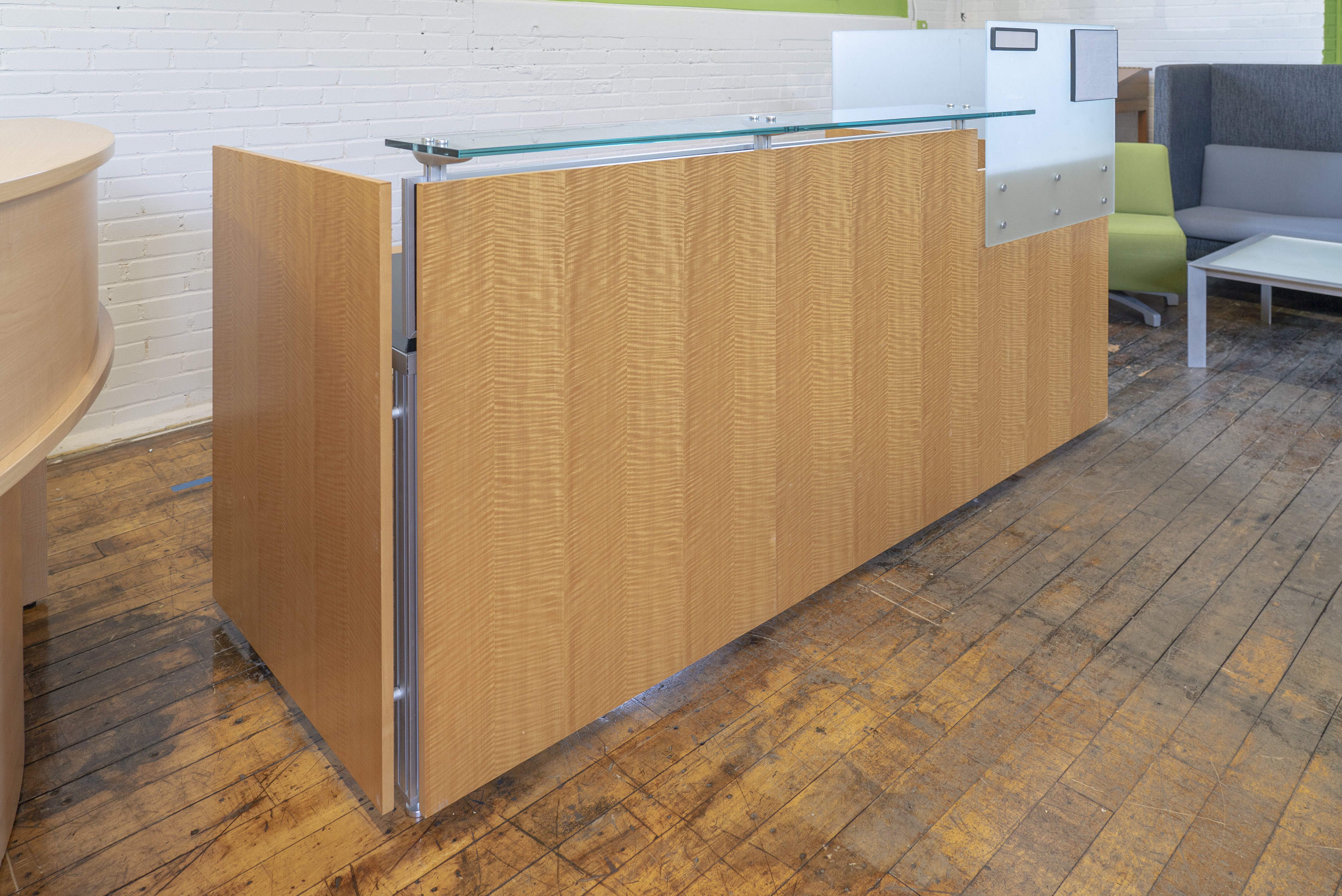jmw-amwins-dateswizer-recepdesk