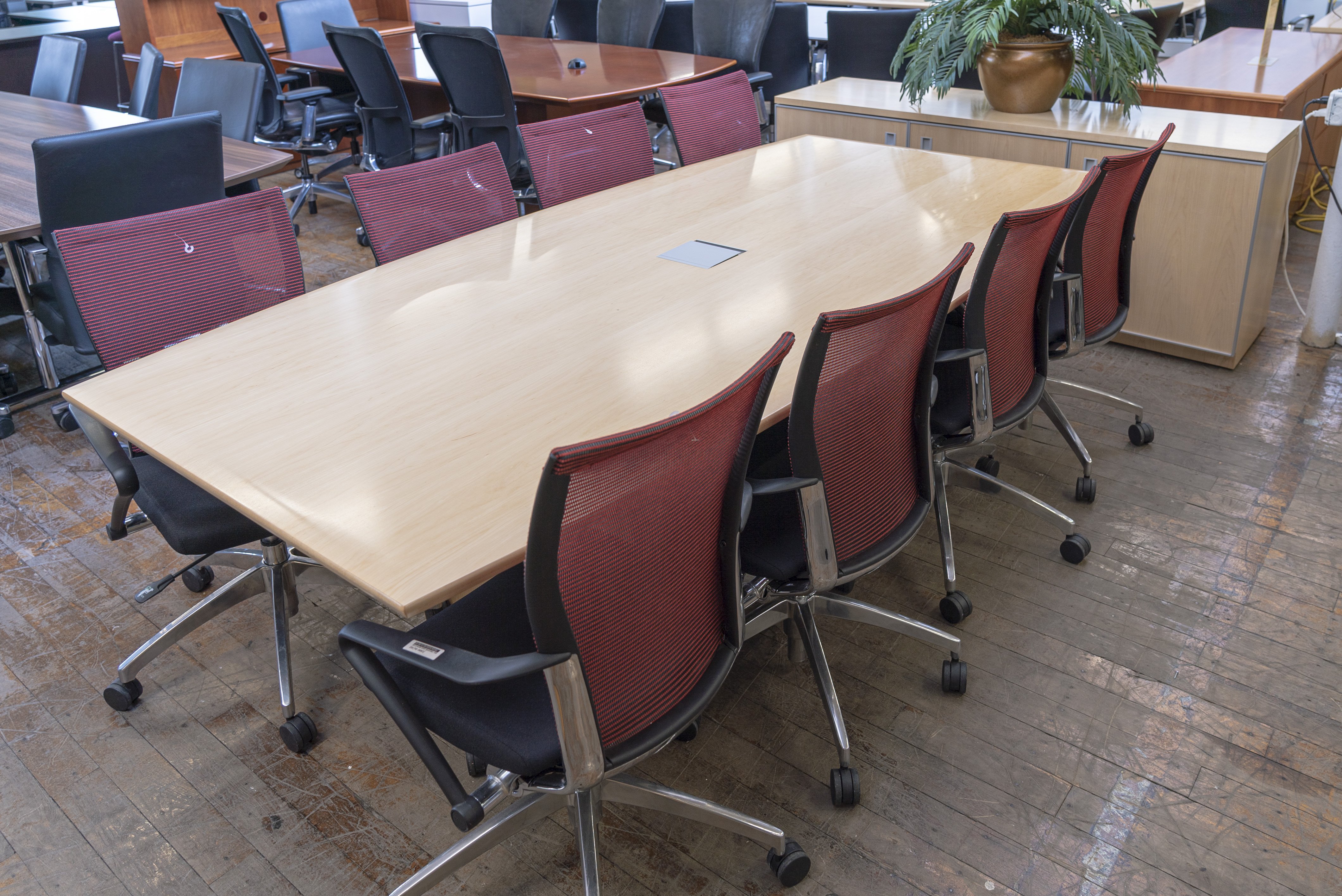 nienkamper-vox-8-maple-boat-shaped-conference-table-credenza