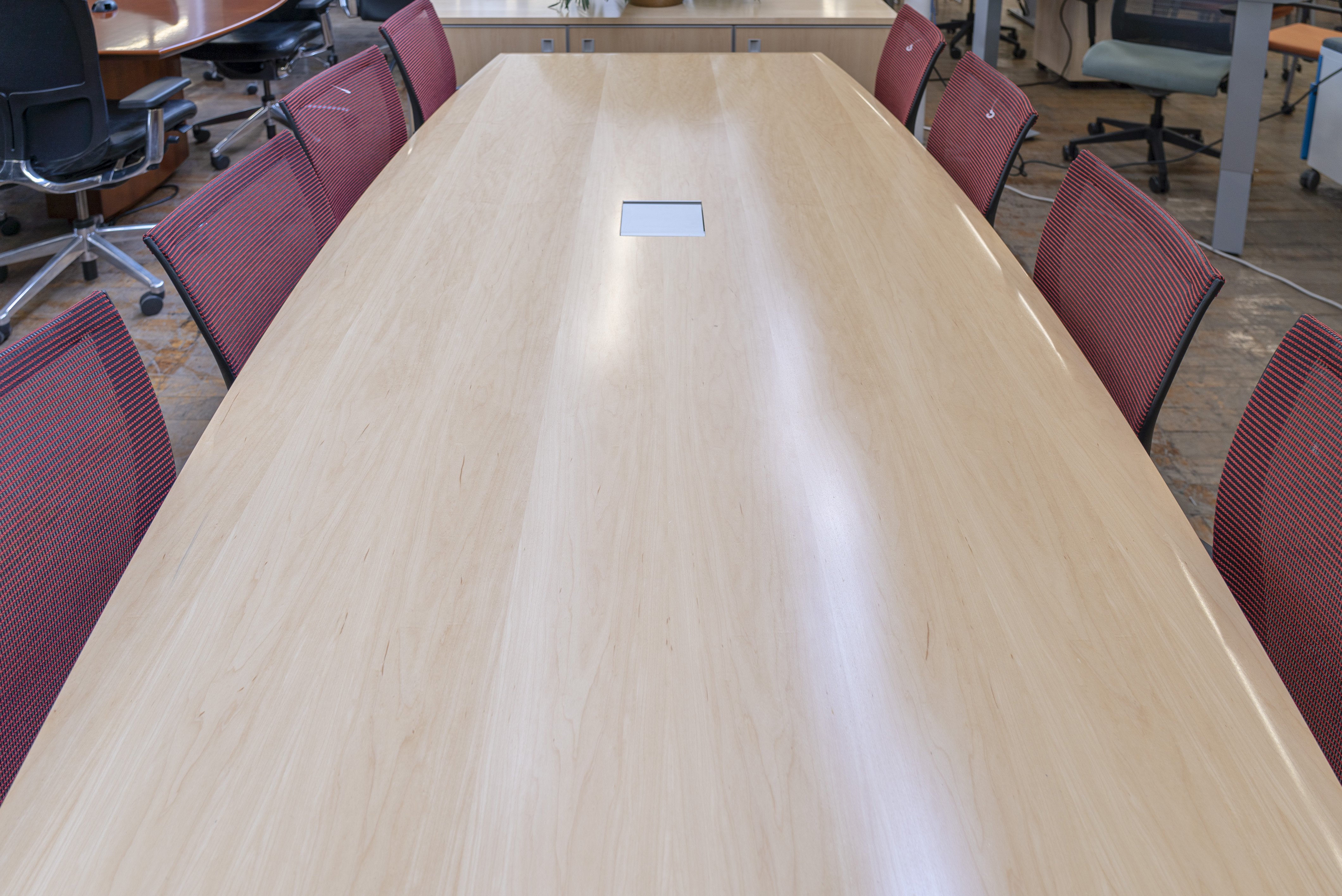 nienkamper-vox-8-maple-boat-shaped-conference-table-credenza