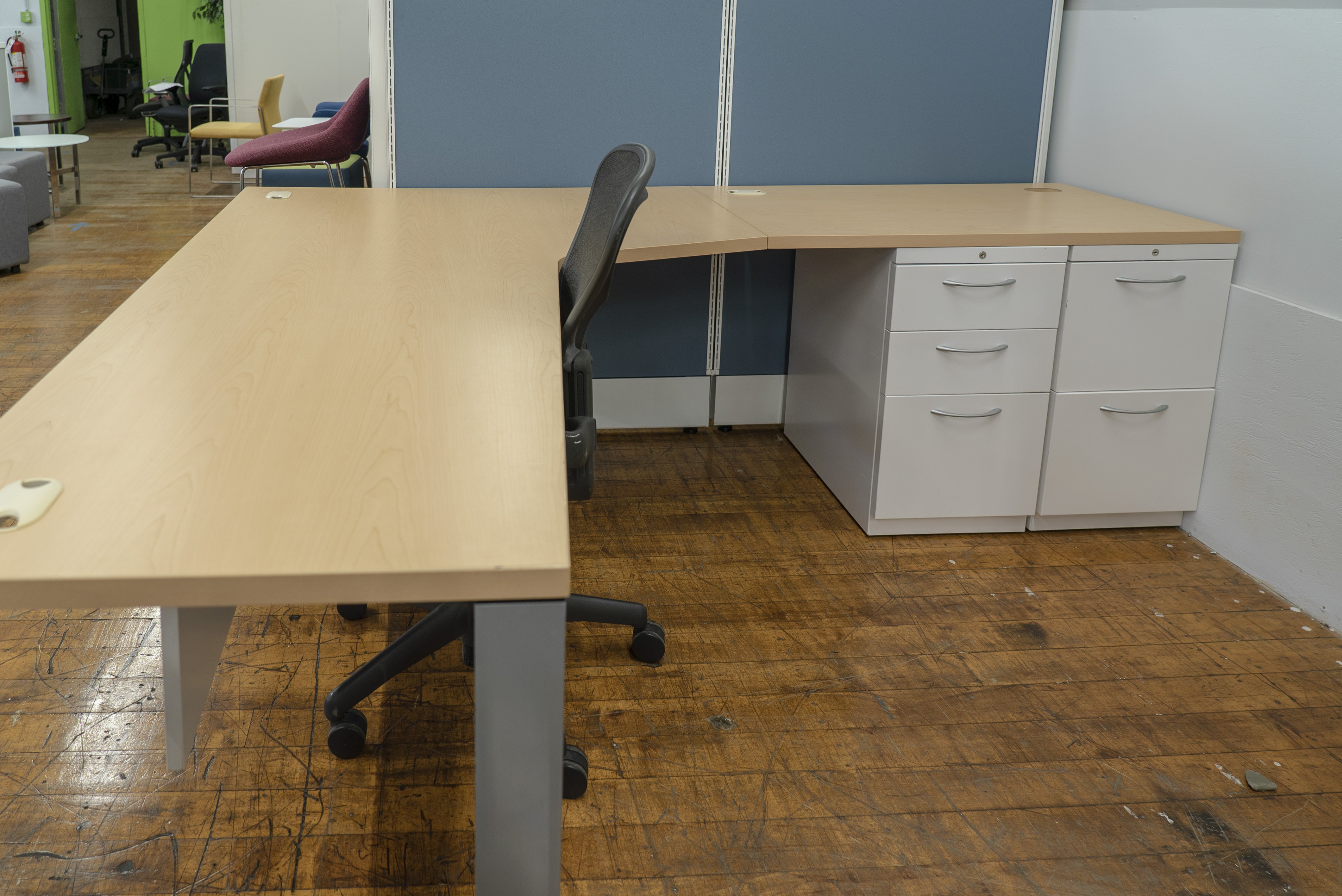 allsteel-modular-maple-laminate-l-shaped-desk