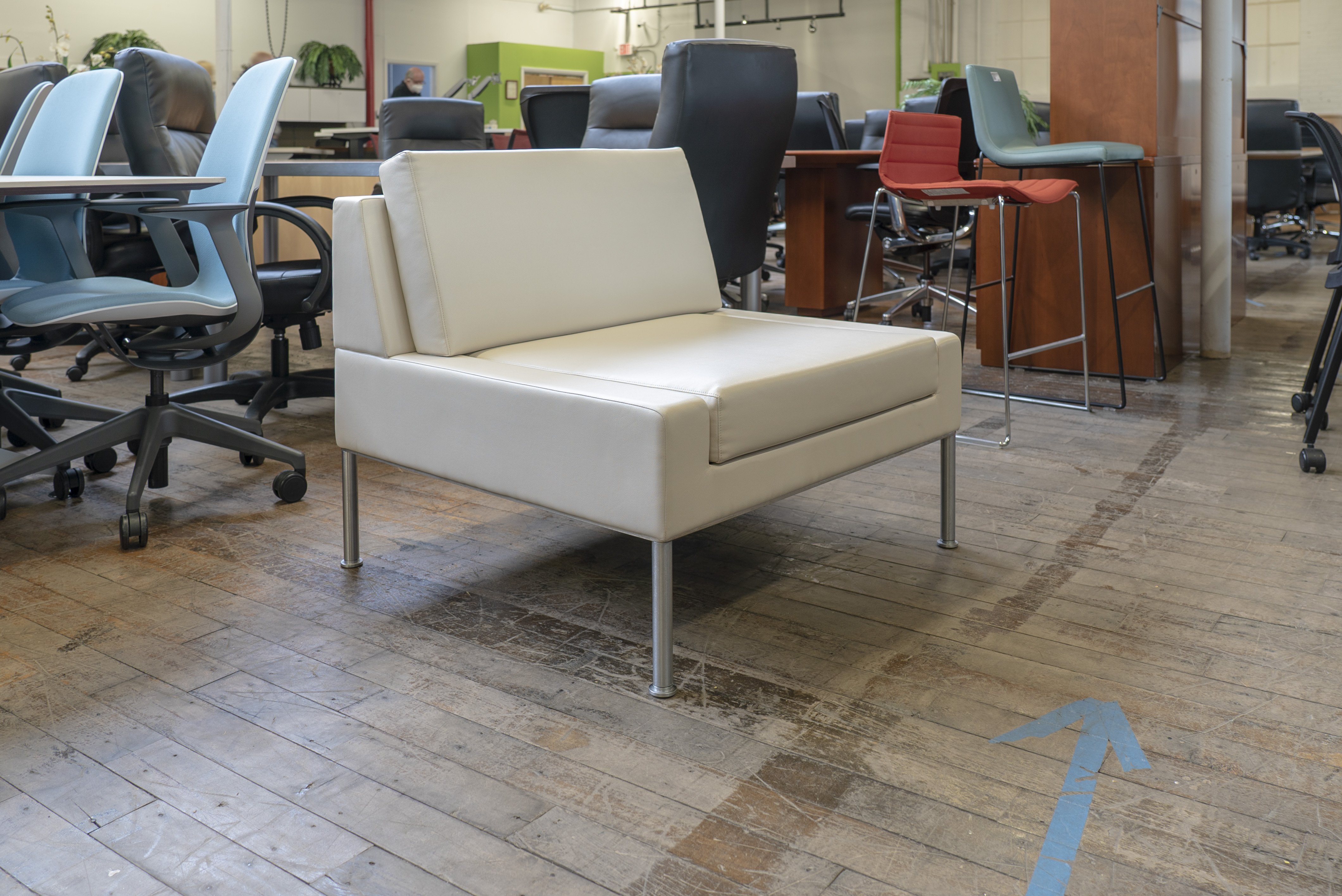 keilhauer-dario-lounge-chairs