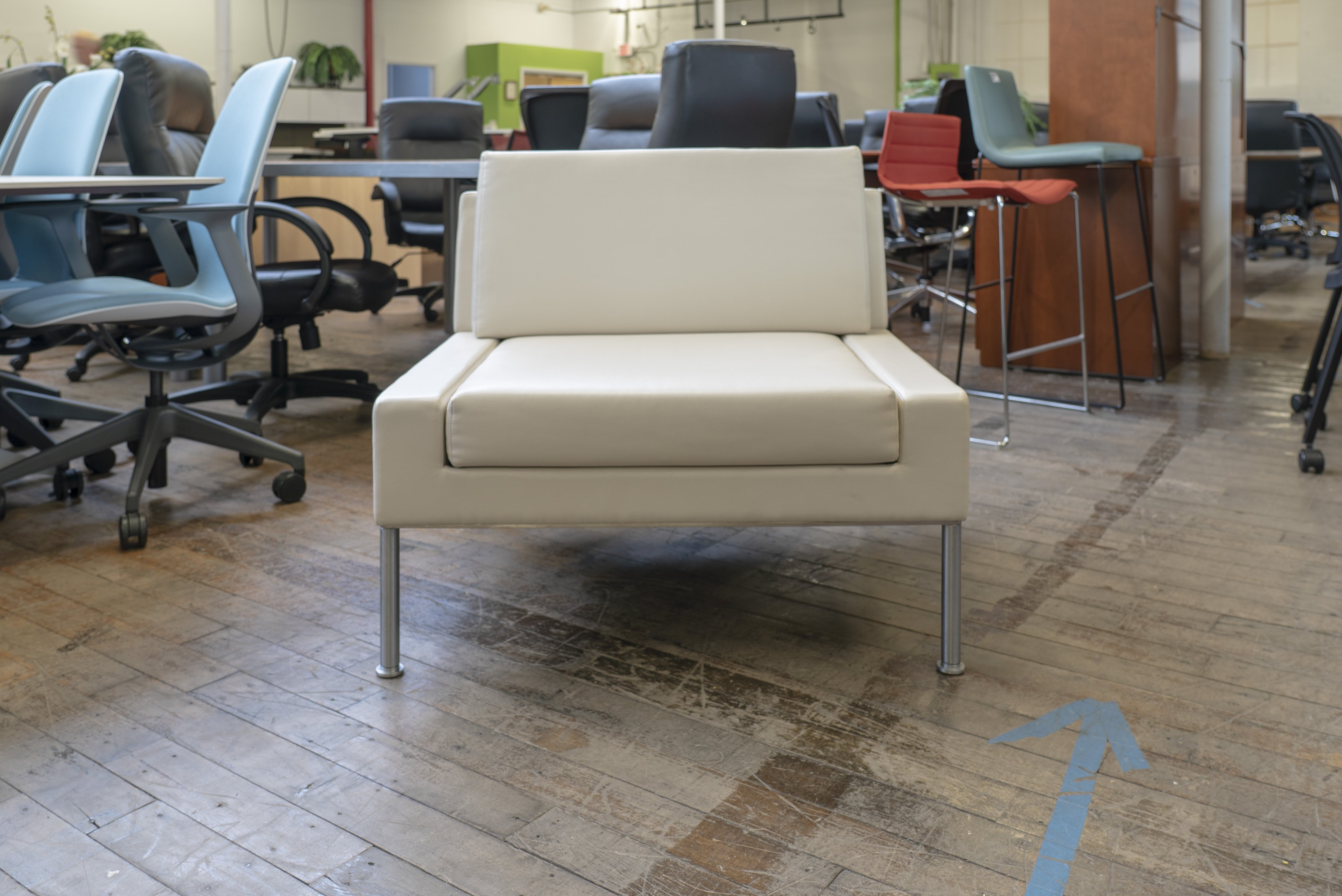 keilhauer-dario-lounge-chairs