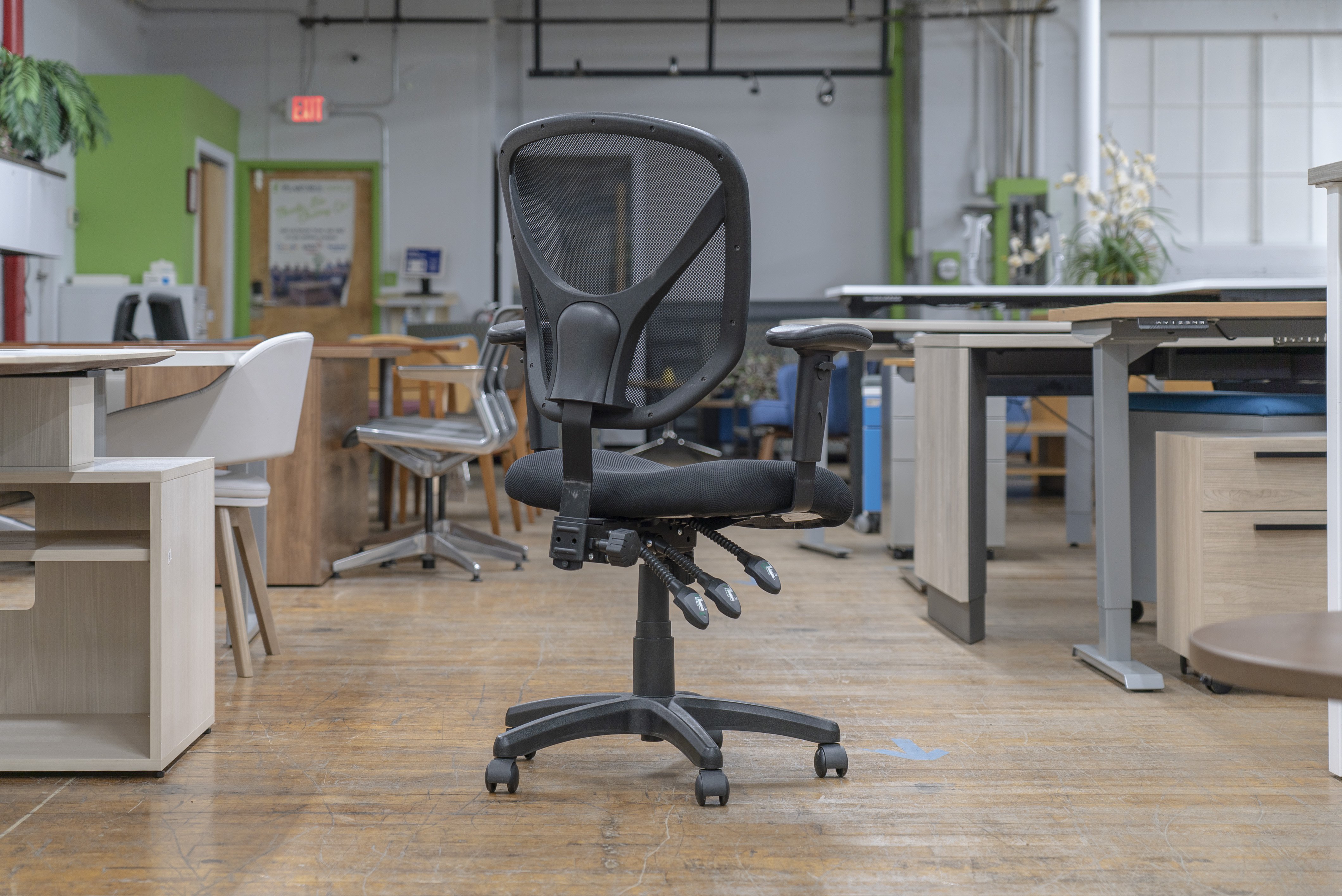 realspace-mftc-200-black-multi-function-ergonomic-super-task-chair