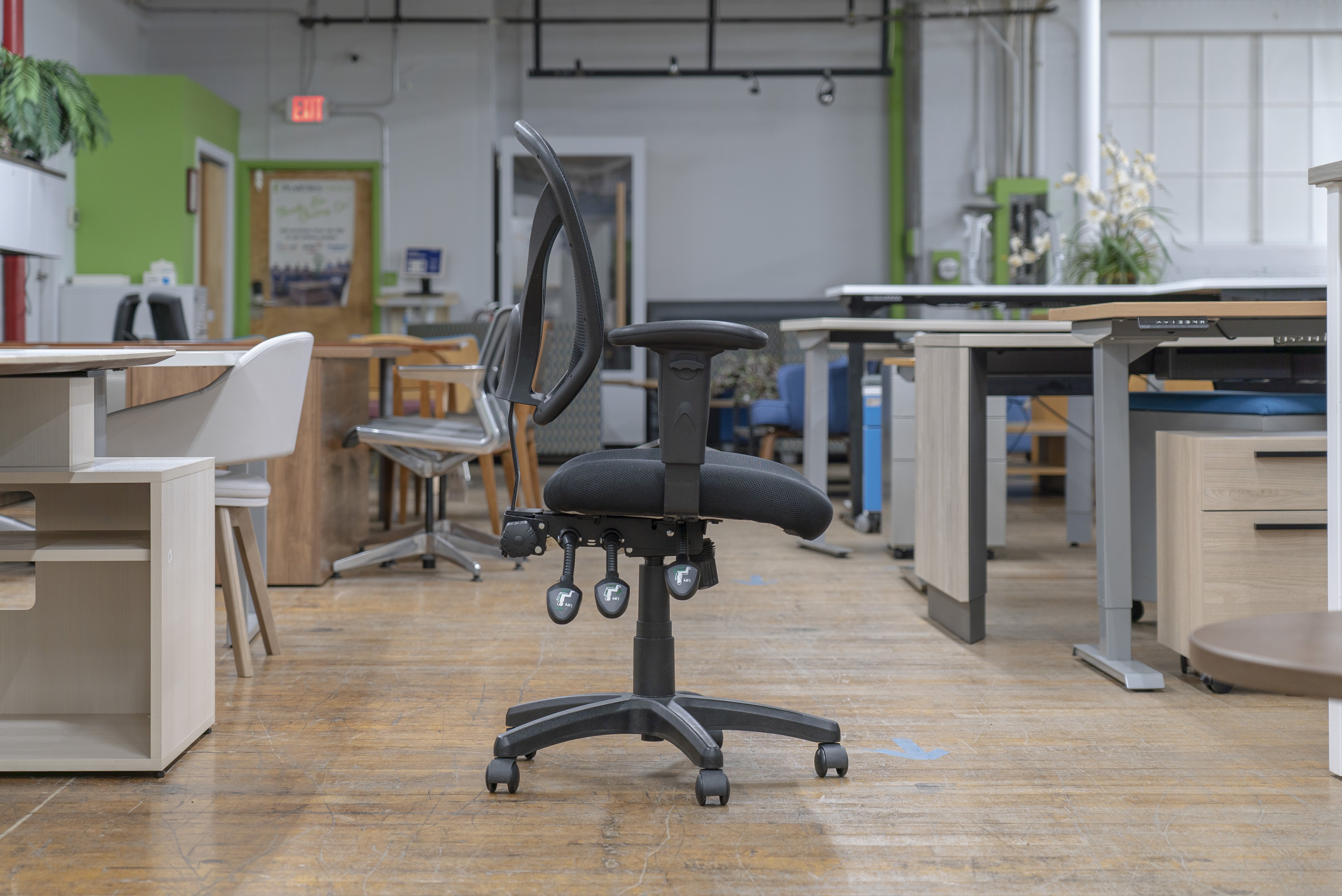 realspace-mftc-200-black-multi-function-ergonomic-super-task-chair