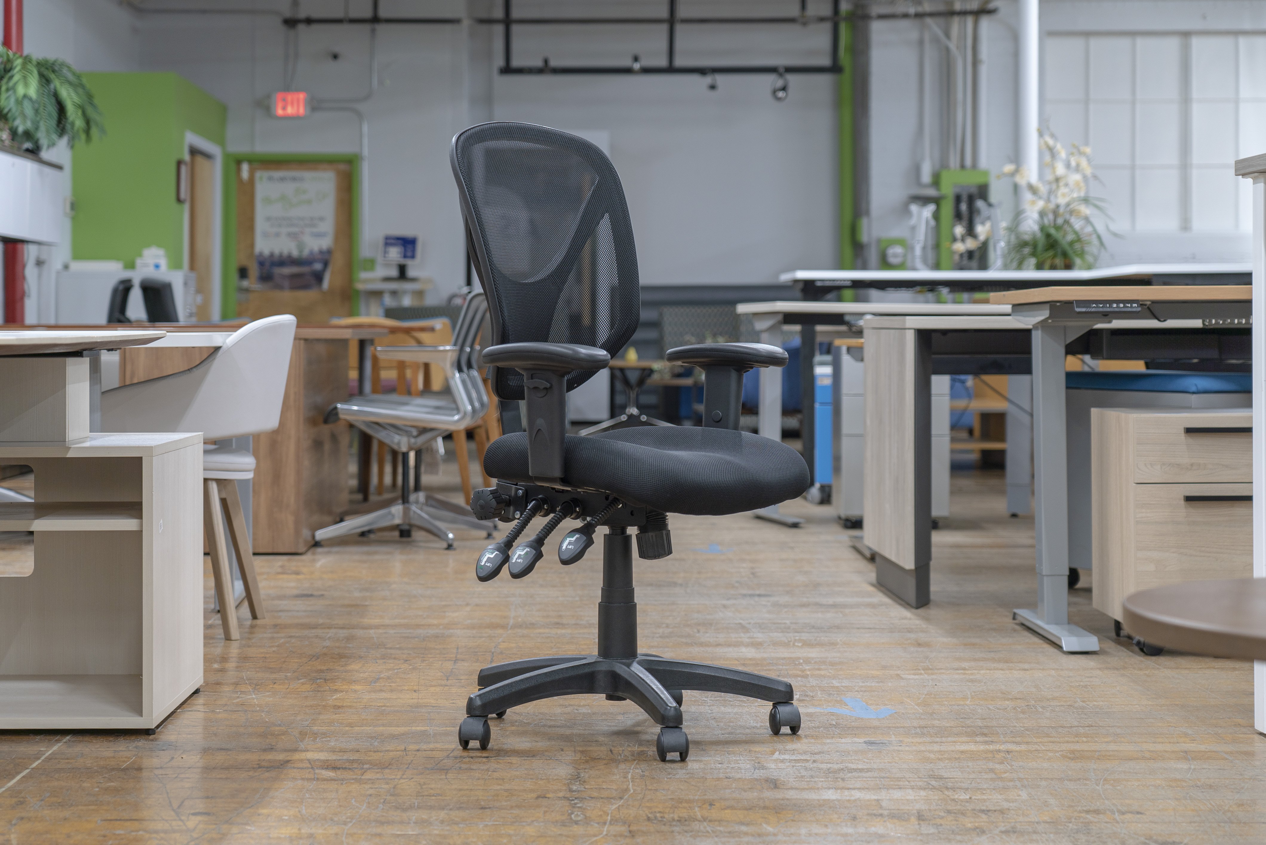 realspace-mftc-200-black-multi-function-ergonomic-super-task-chair